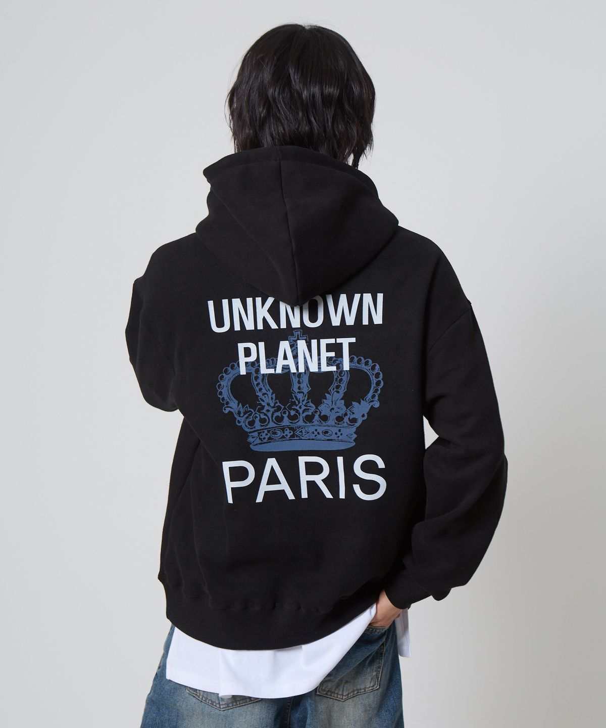언노운 플라넷(UNKNOWN PLANET) 플라넷 크라운 그래픽 후드 블랙