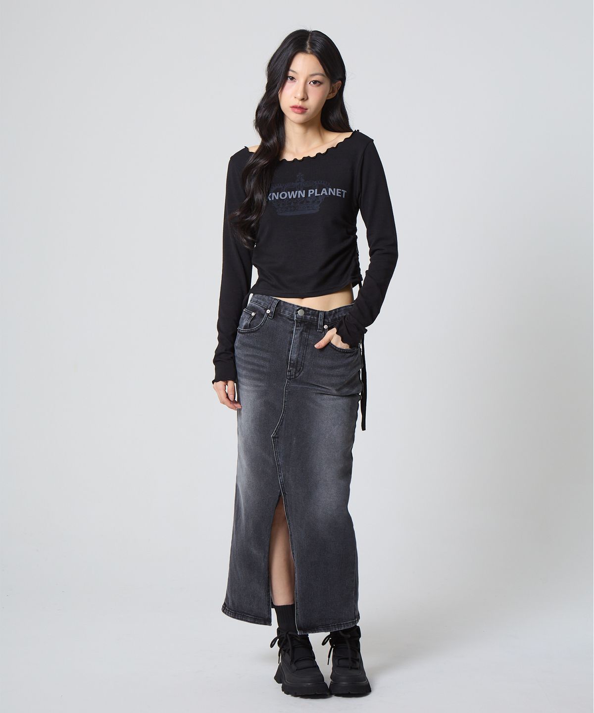 언노운 플라넷(UNKNOWN PLANET) 데님 롱 스커트 샌드 블랙