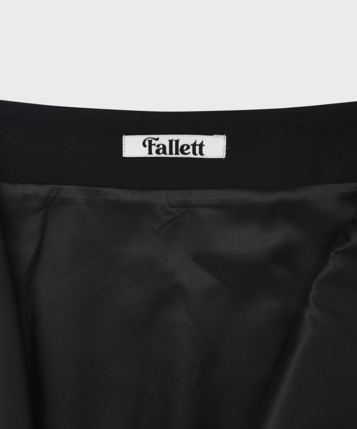 팔렛(FALLETT) 하프 플리츠 랩 스커트 블랙