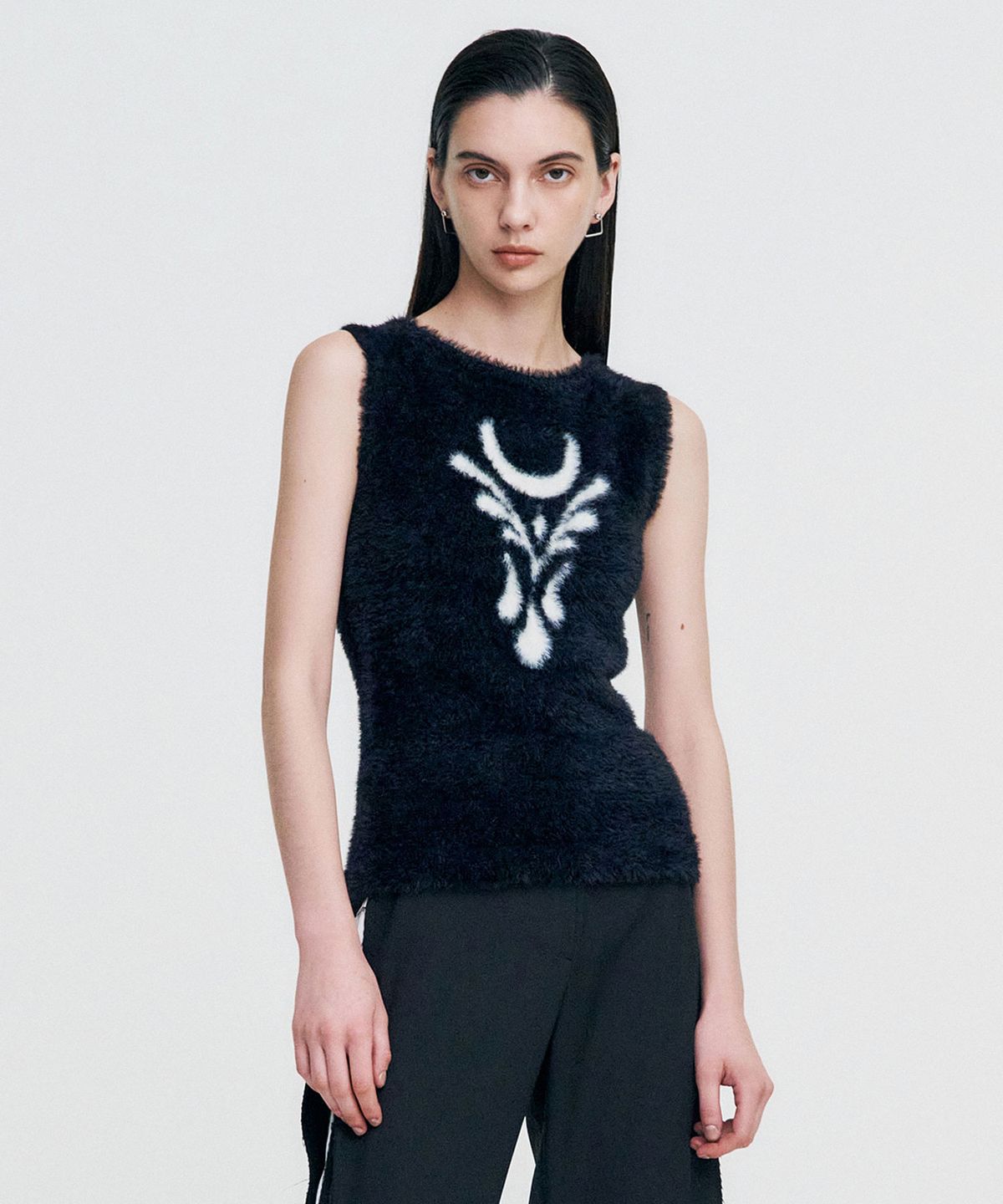 킴지수(KIMZISU) Elemental Motif Furry Knit Top _ BLACK