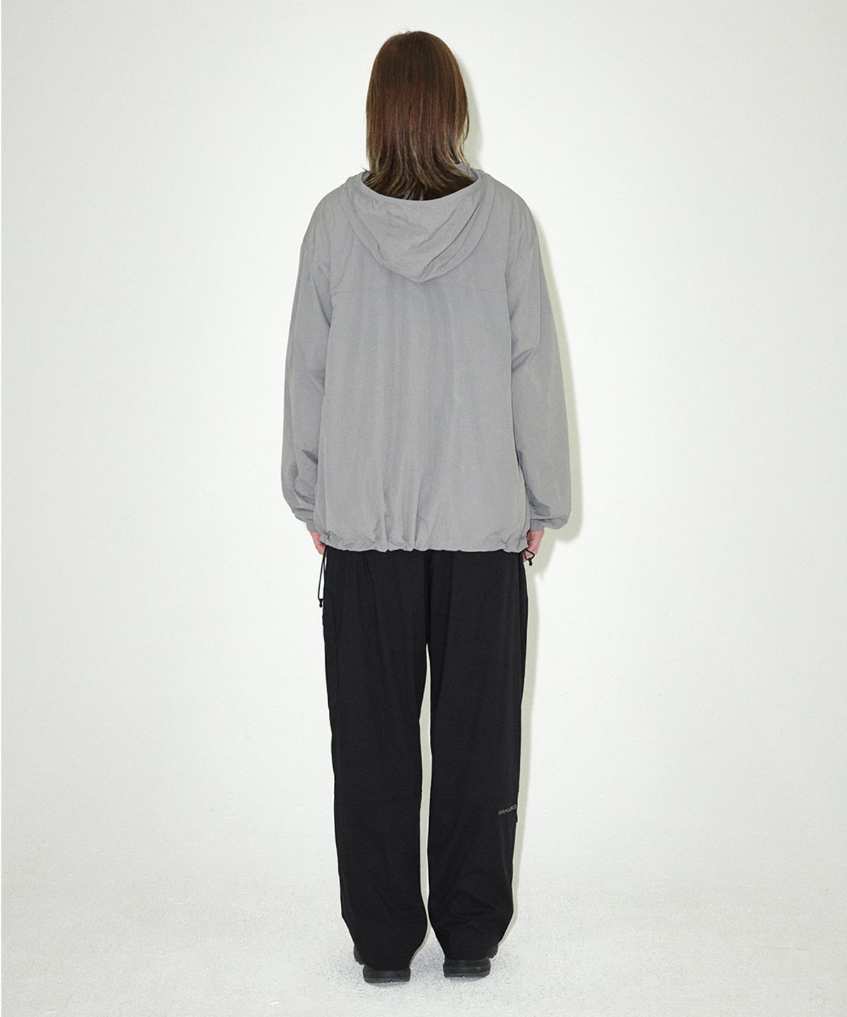 마하그리드(MAHAGRID) BASIC LOGO NYLON WINDBREAKER GREY(MG2EFMSC00A)