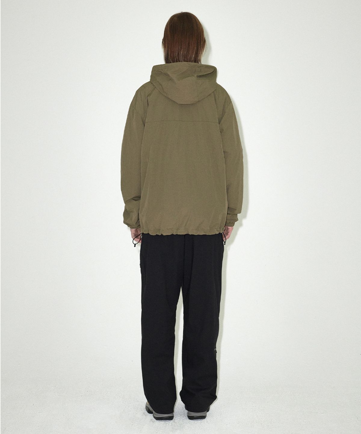 마하그리드(MAHAGRID) BASIC LOGO NYLON WINDBREAKER KHAKI(MG2EFMSC00A)