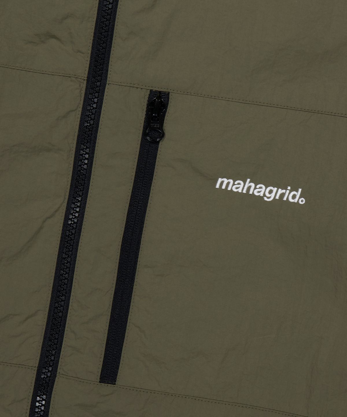 마하그리드(MAHAGRID) BASIC LOGO NYLON WINDBREAKER KHAKI(MG2EFMSC00A)