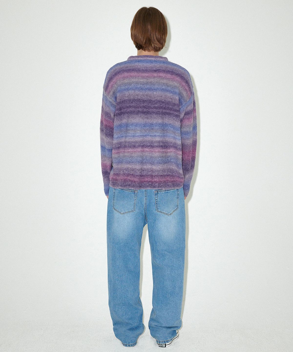마하그리드(MAHAGRID) VARSITY LOGO GRADATION KNIT SWEATER PURPLE(MG2EFMK606A)
