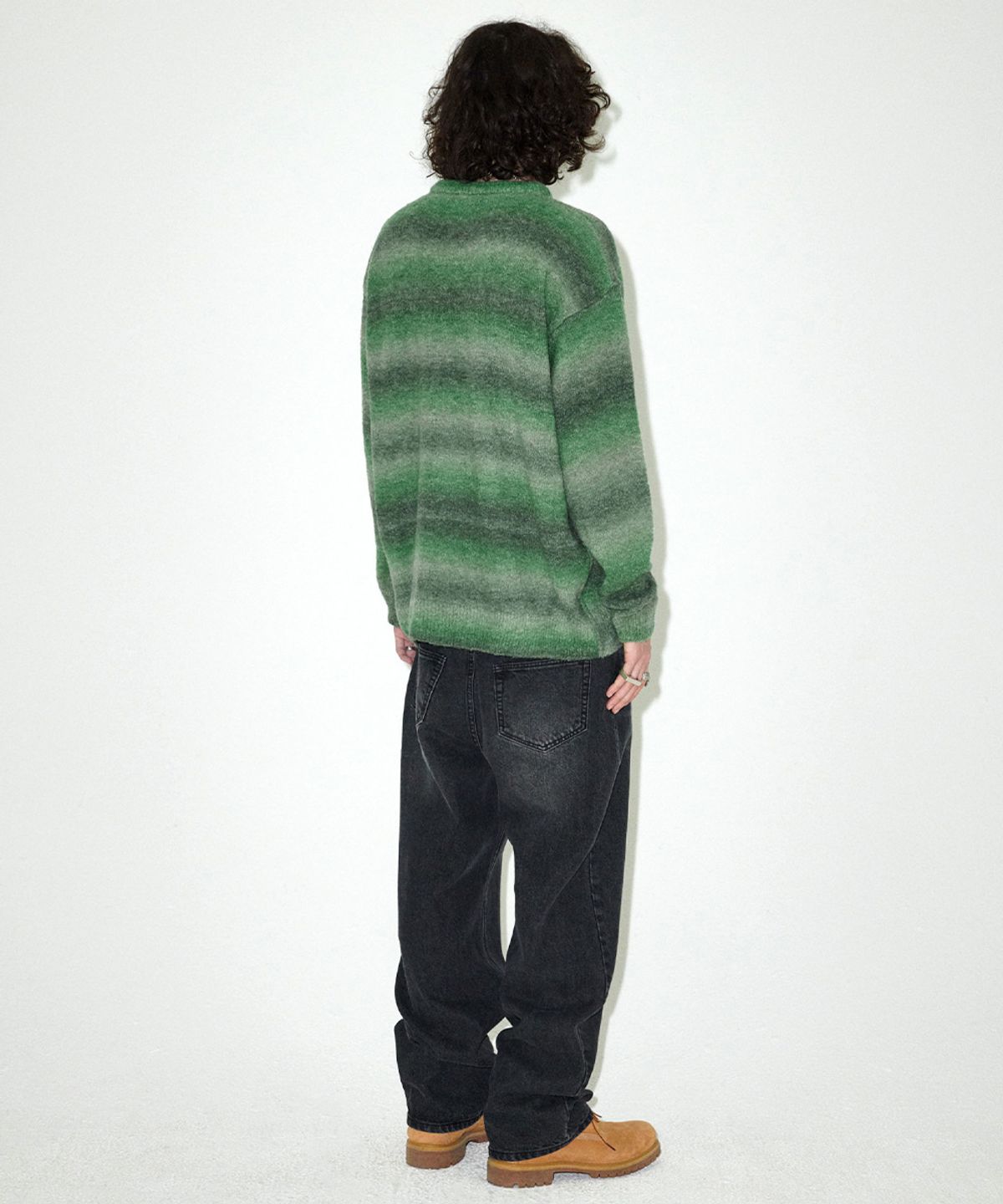 마하그리드(MAHAGRID) VARSITY LOGO GRADATION KNIT SWEATER GREEN(MG2EFMK606A)