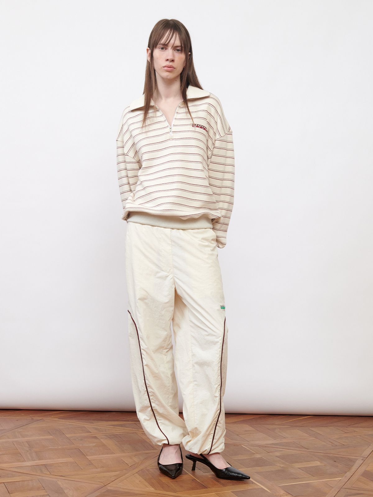 기준(KIJUN) Logo Woven Jogger Pants Ivory