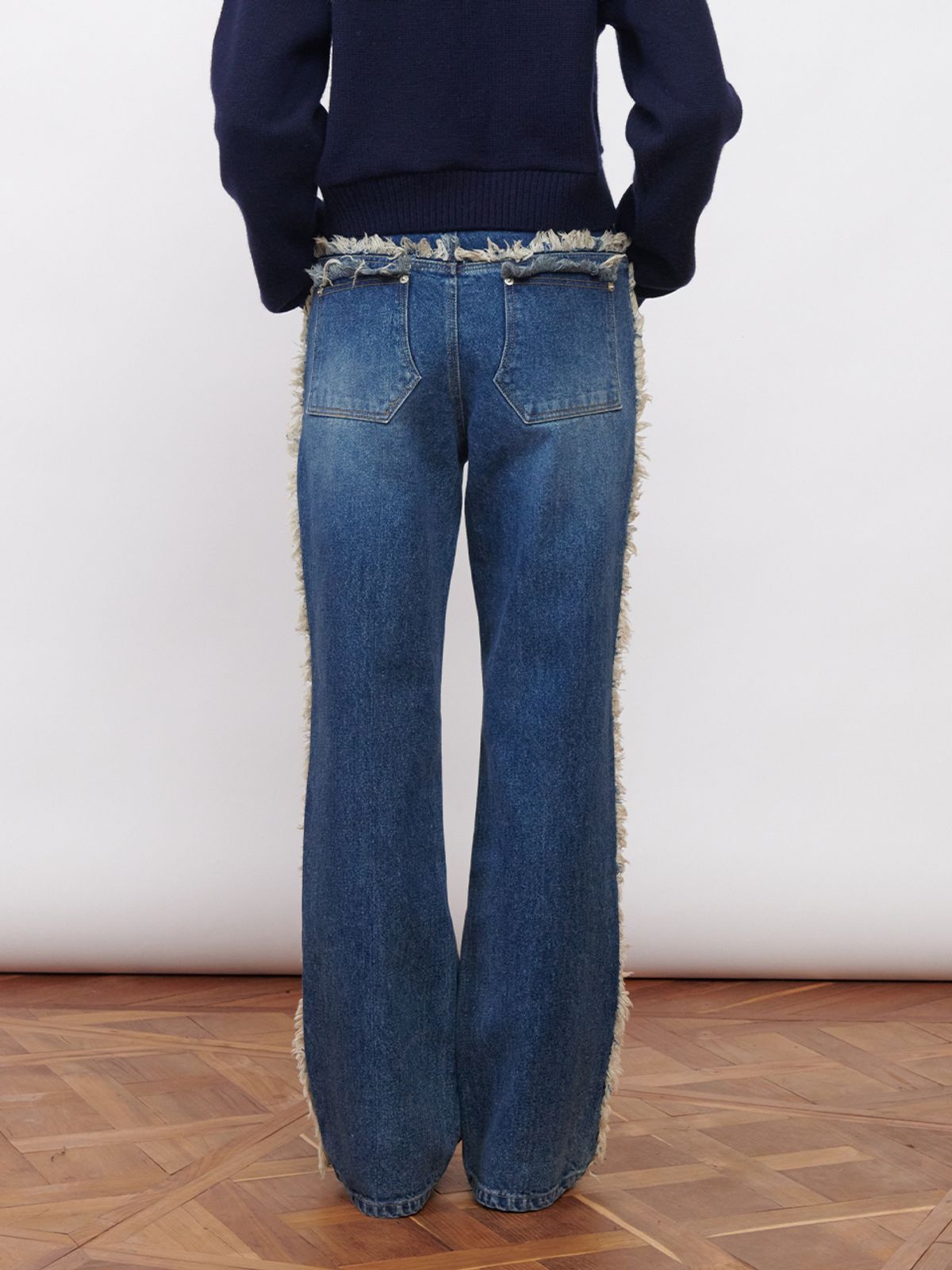 기준(KIJUN) Raw Edge Trimmed Jeans Blue