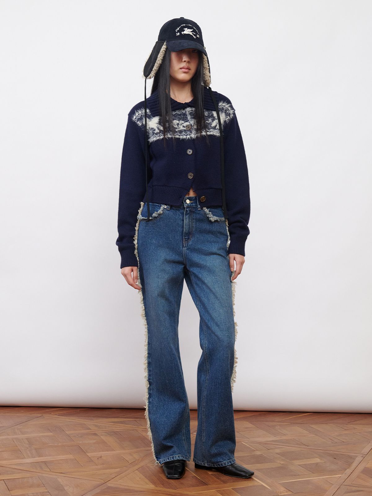 기준(KIJUN) Raw Edge Trimmed Jeans Blue