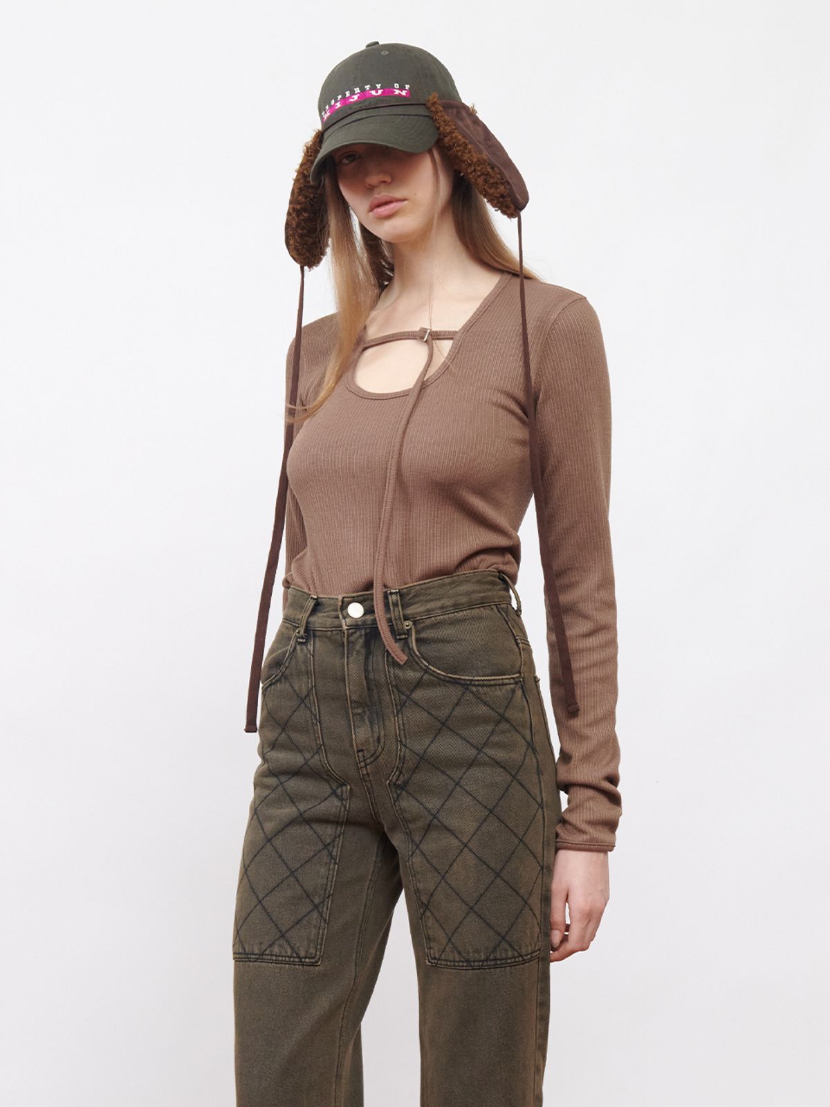 기준(KIJUN) Belted U-Neck Top Light Brown