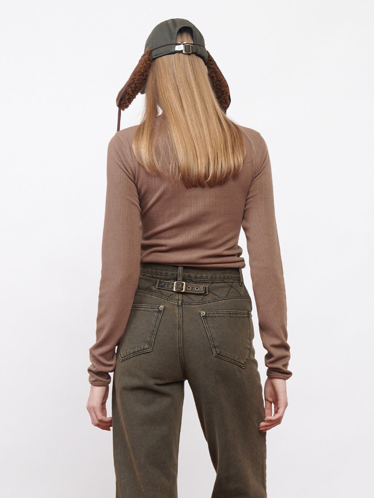 기준(KIJUN) Belted U-Neck Top Light Brown