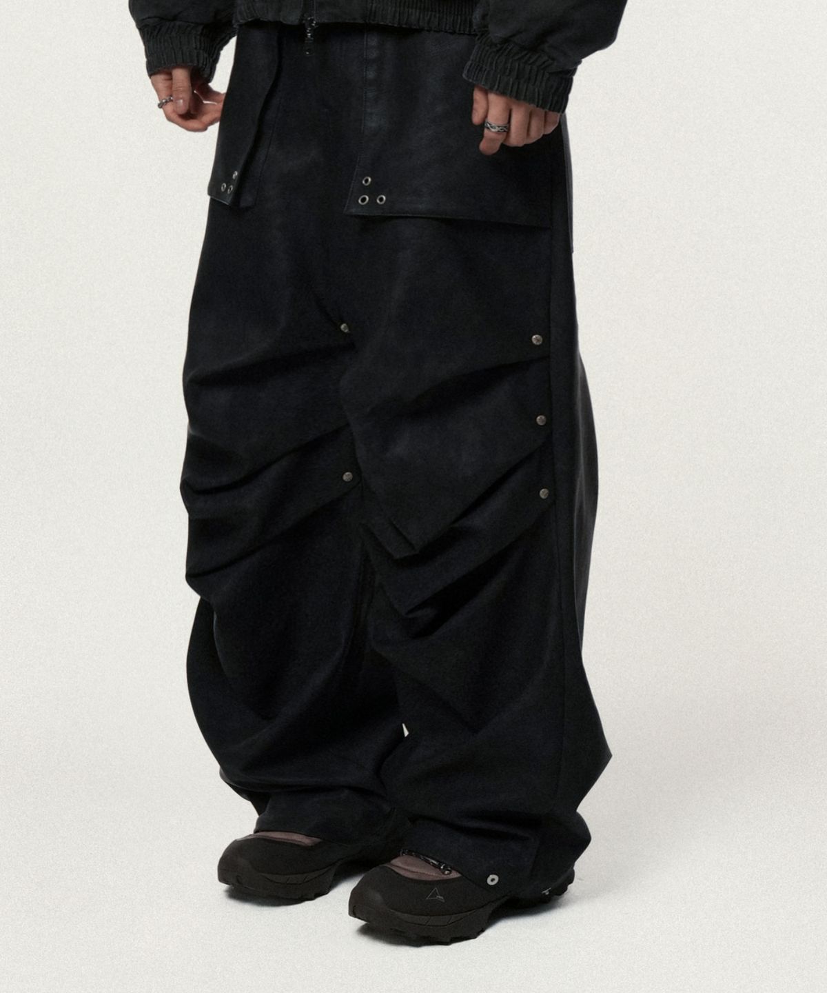 아이돈워너셀(IDWS) Hibiki Vegan Leather Pants Black