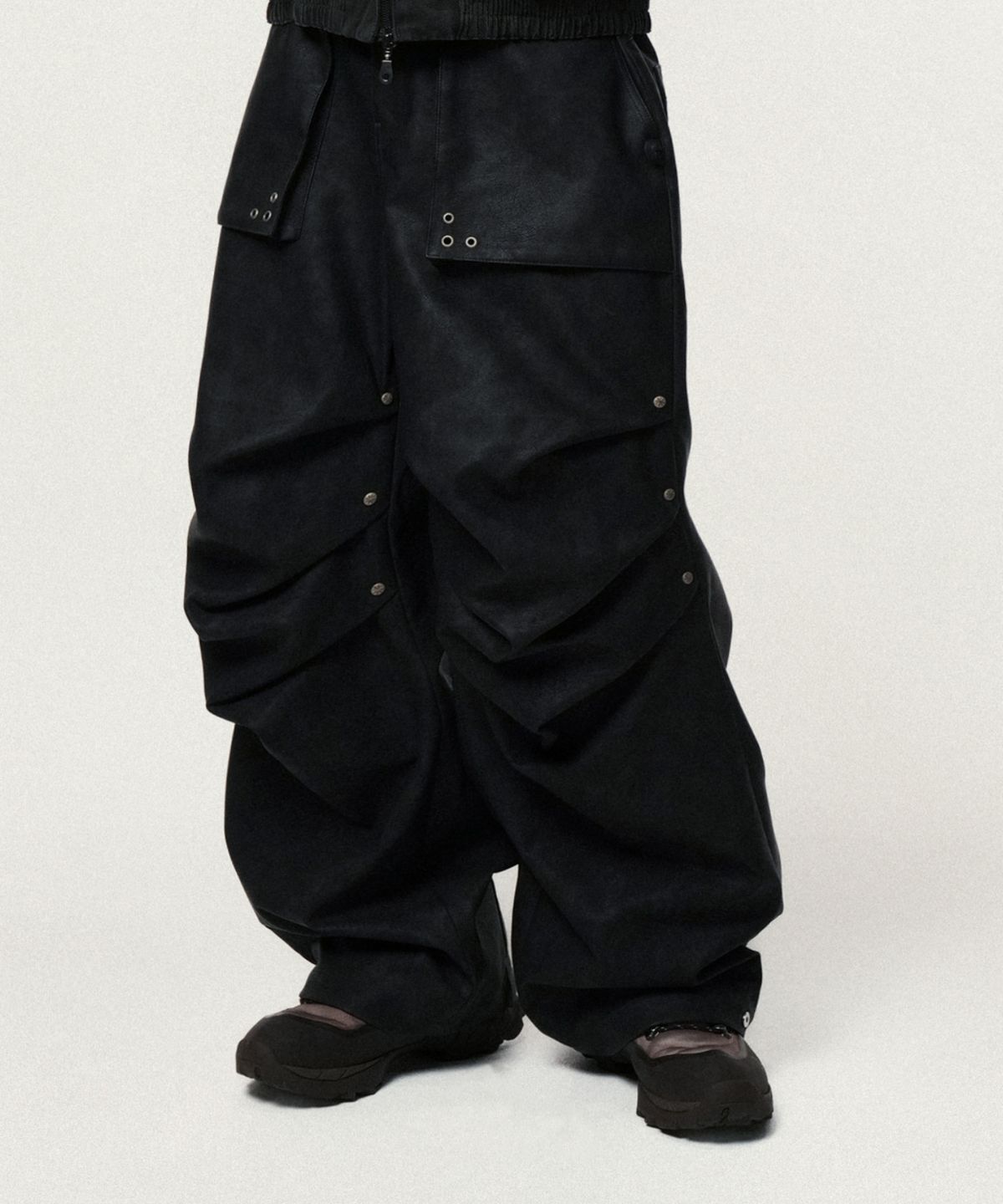 아이돈워너셀(IDWS) Hibiki Vegan Leather Pants Black