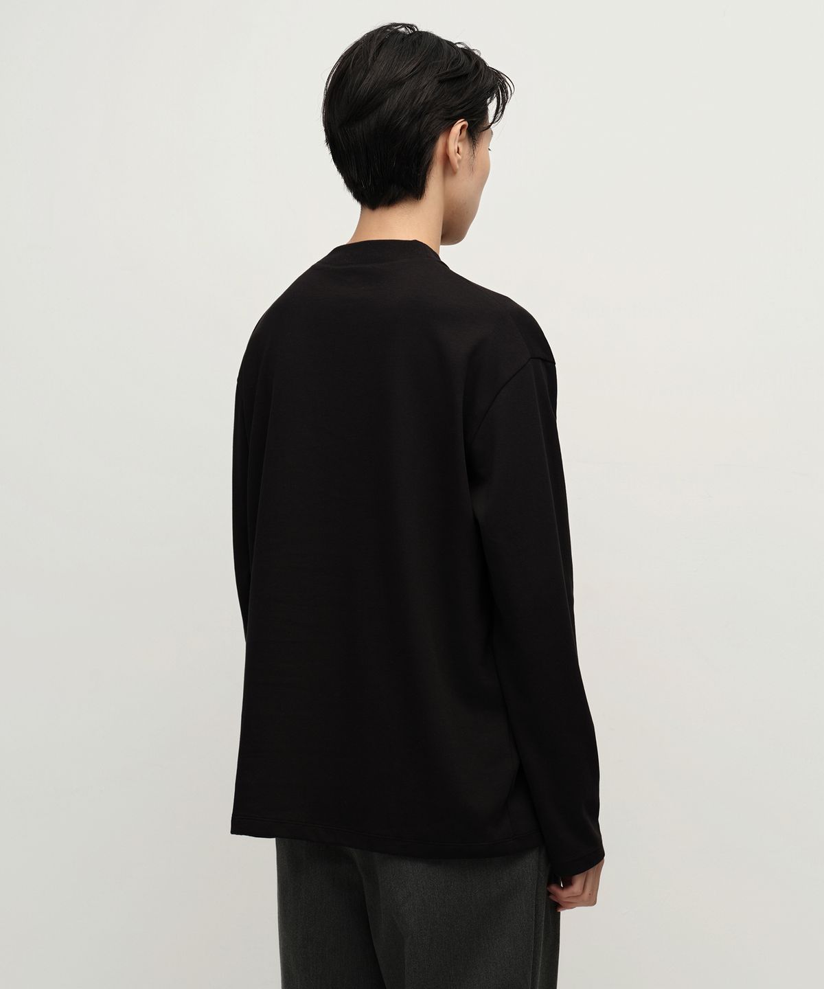 무신사 스탠다드(MUSINSA STANDARD) [힛탠다드] 모크 넥 긴소매 티셔츠 [블랙]