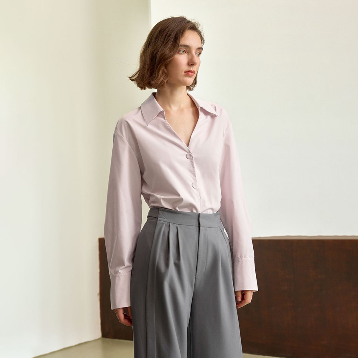 와이와이아이엠(YYIAM) YY_V-neck collar classic shirt_2color