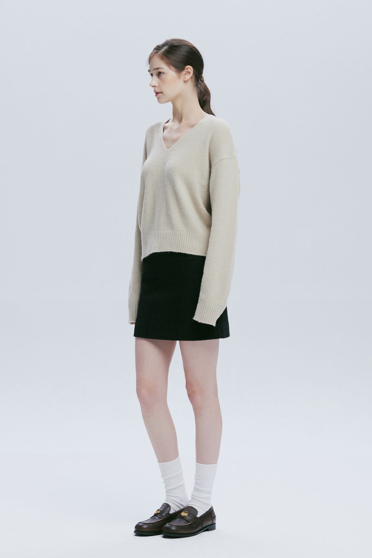 애프터아워즈(AFTERHOURS) V-NECK ALPACA KNIT TOP (LIGHT BEIGE)