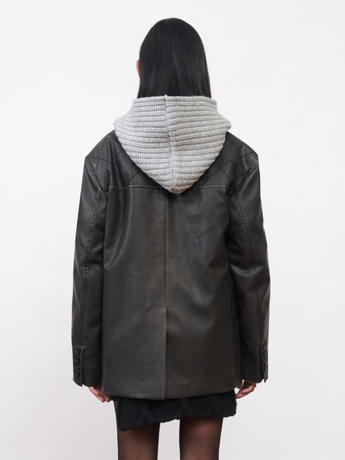 기준(KIJUN) Faux-Leather Stitched Blazer Black