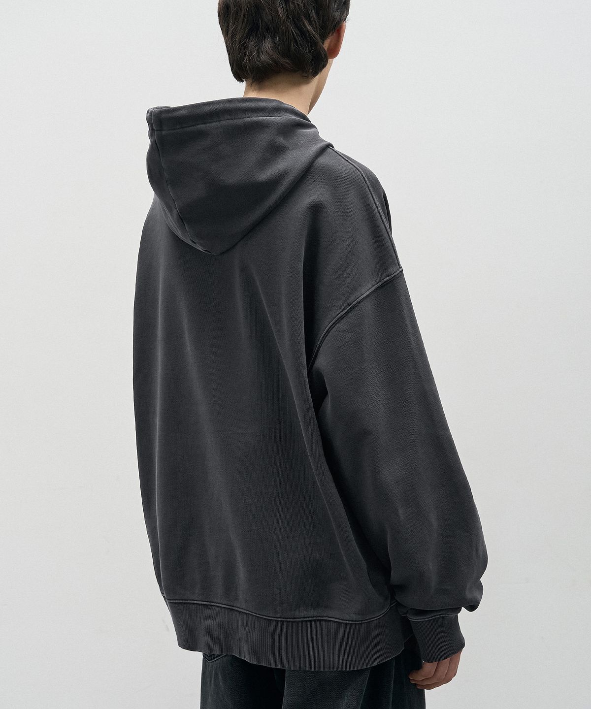 드로우핏(DRAW FIT) 피그먼트 미니멀 후드 [CHARCOAL]