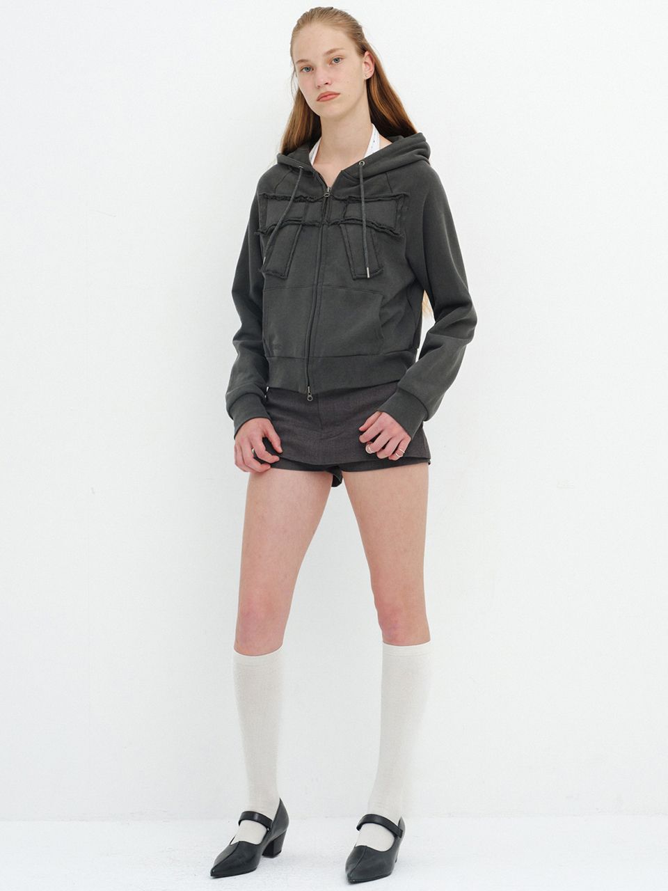 MUSINSA公式 | CERRIC BIG RIBBON HOODIE ZIP UP / CHARCOAL