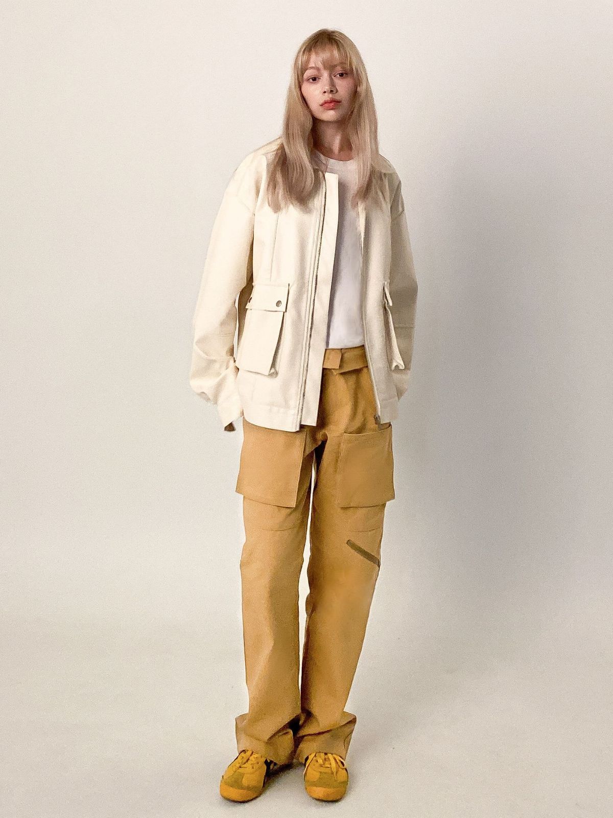 오버더와르(OVERTHEOIR) leather detail wide rider jacket ivory