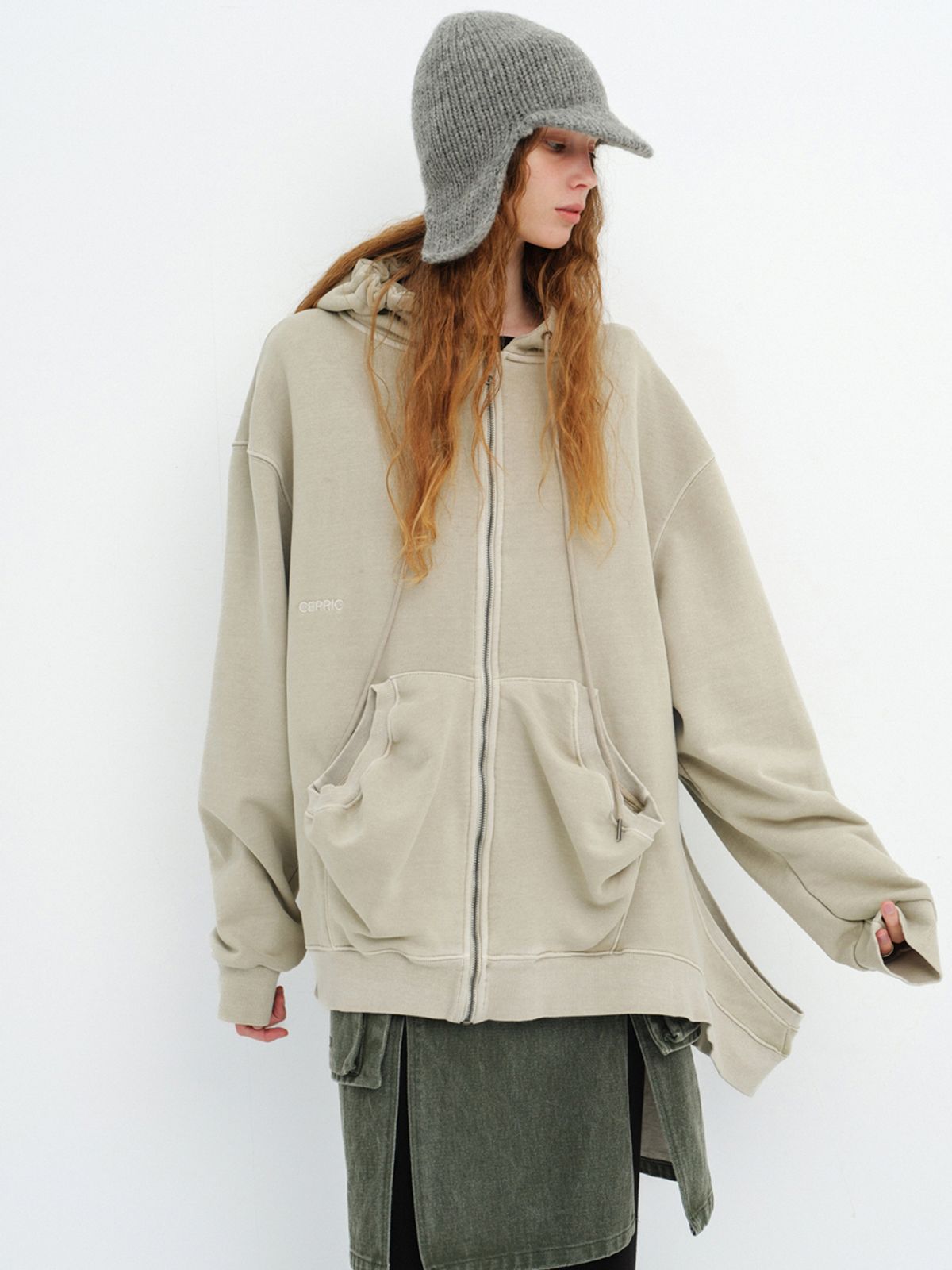 세릭(CERRIC) HOLE POINTED HOODIE ZIP UP / BEIGE