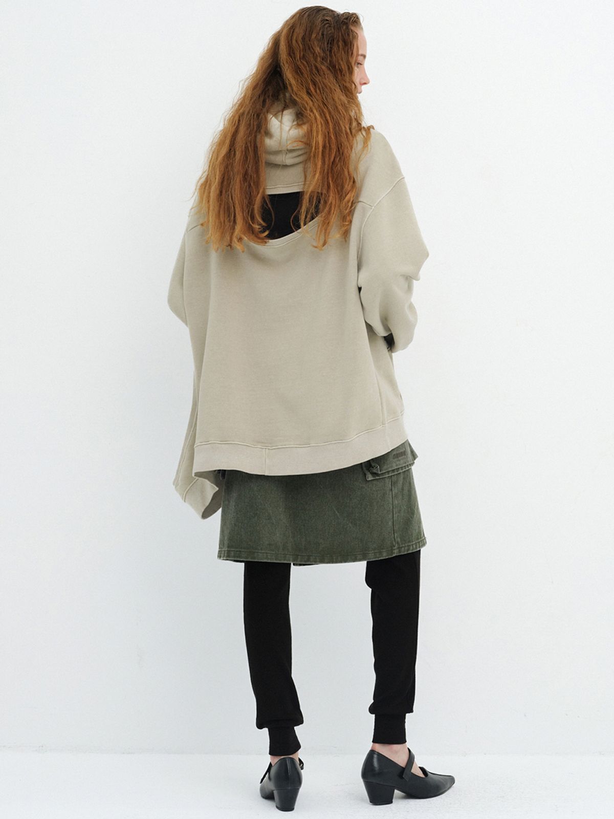 세릭(CERRIC) HOLE POINTED HOODIE ZIP UP / BEIGE
