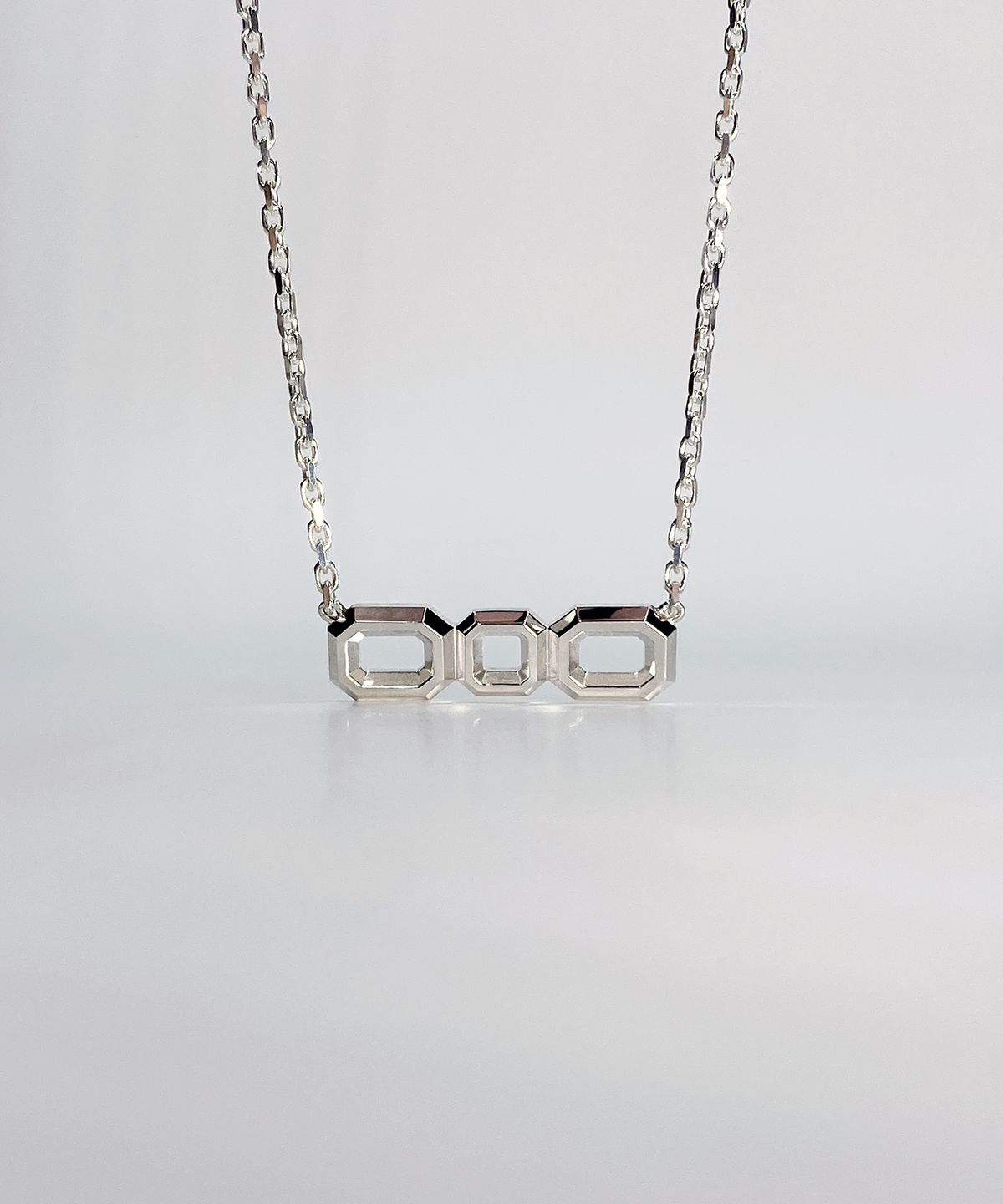 쿠도스(KUDOS) Interlocking Triple Octagon Necklace