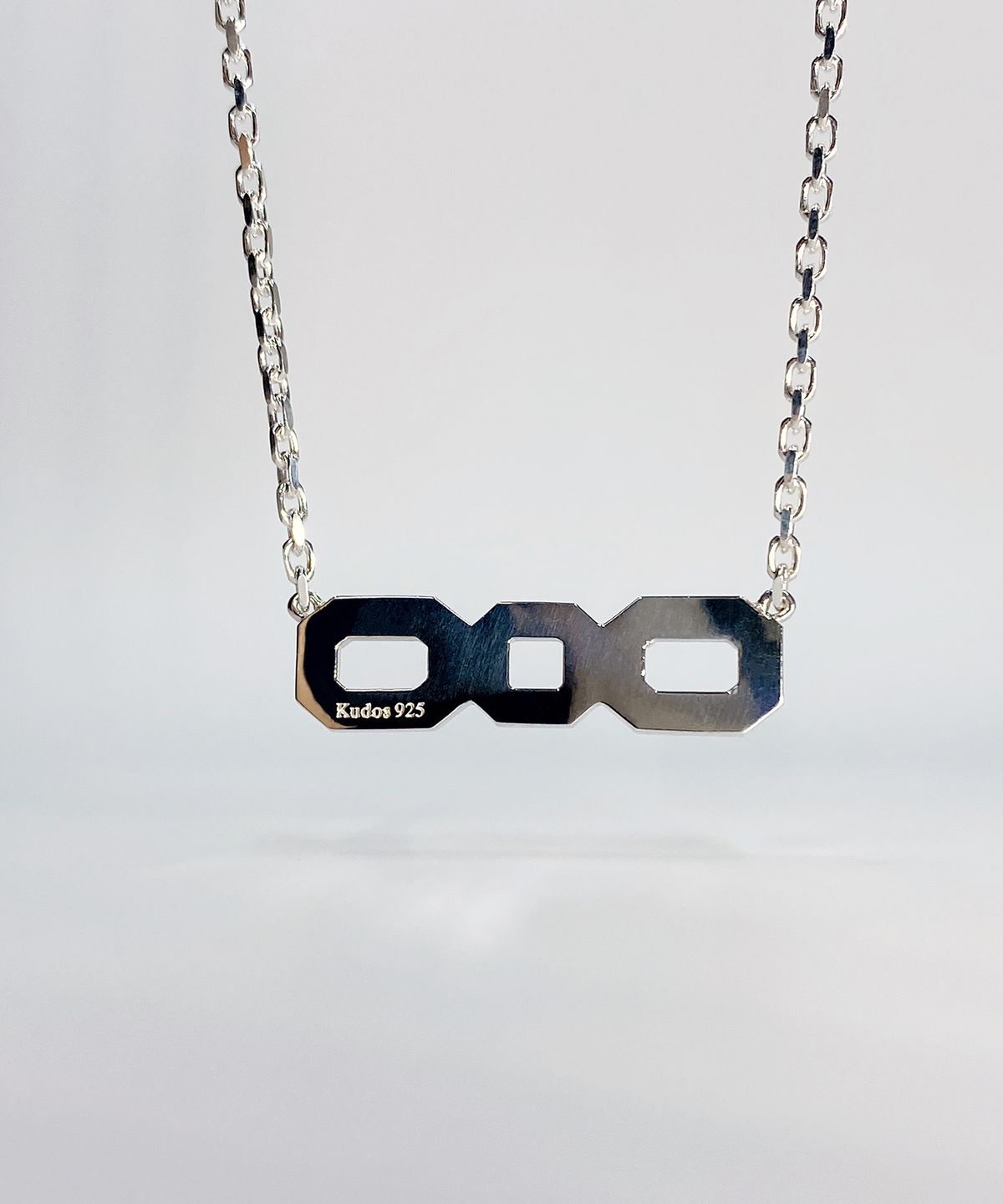 쿠도스(KUDOS) Interlocking Triple Octagon Necklace
