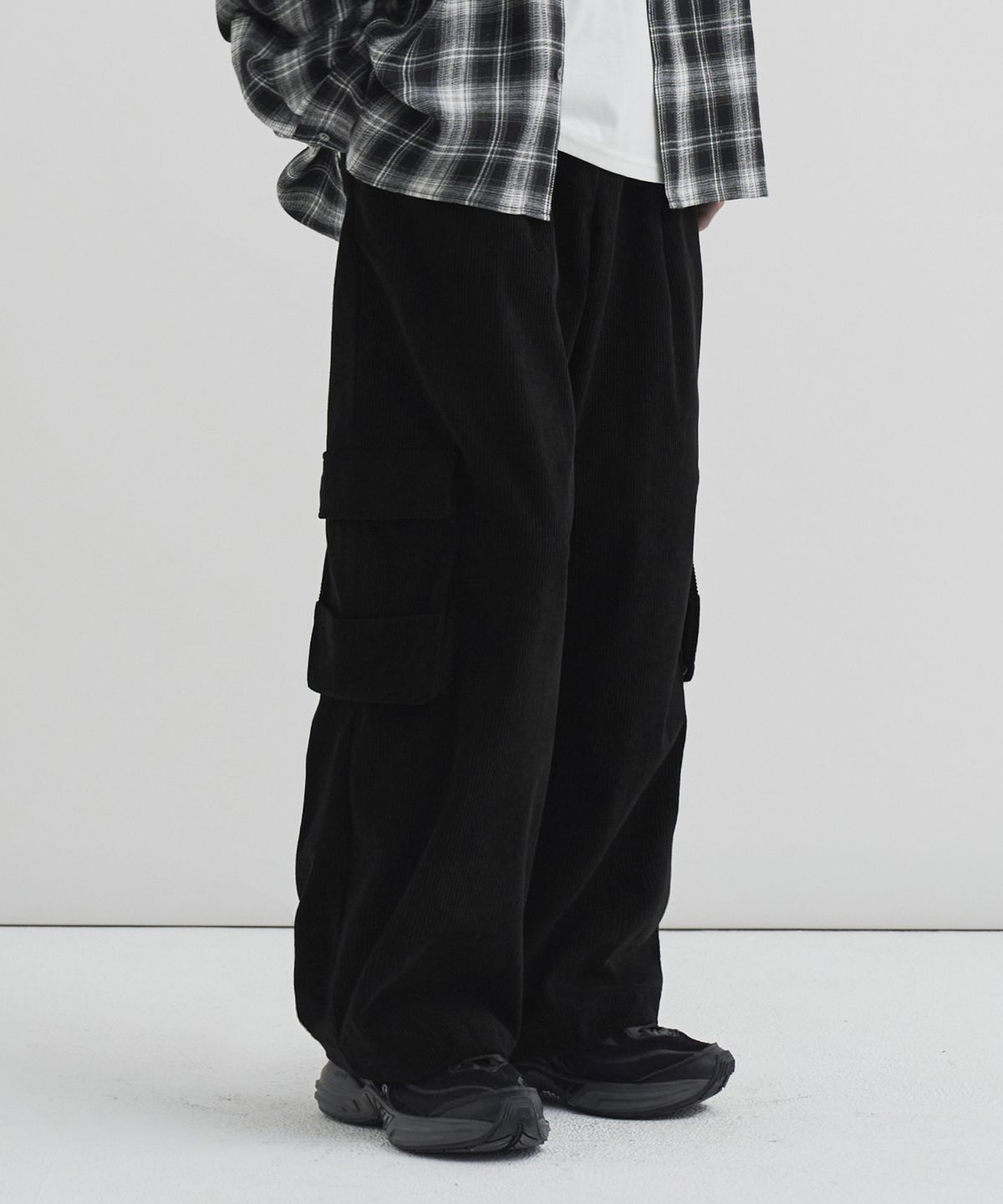 드로우핏(DRAW FIT) 레이어 카고 포켓 코듀로이 팬츠 [BLACK]