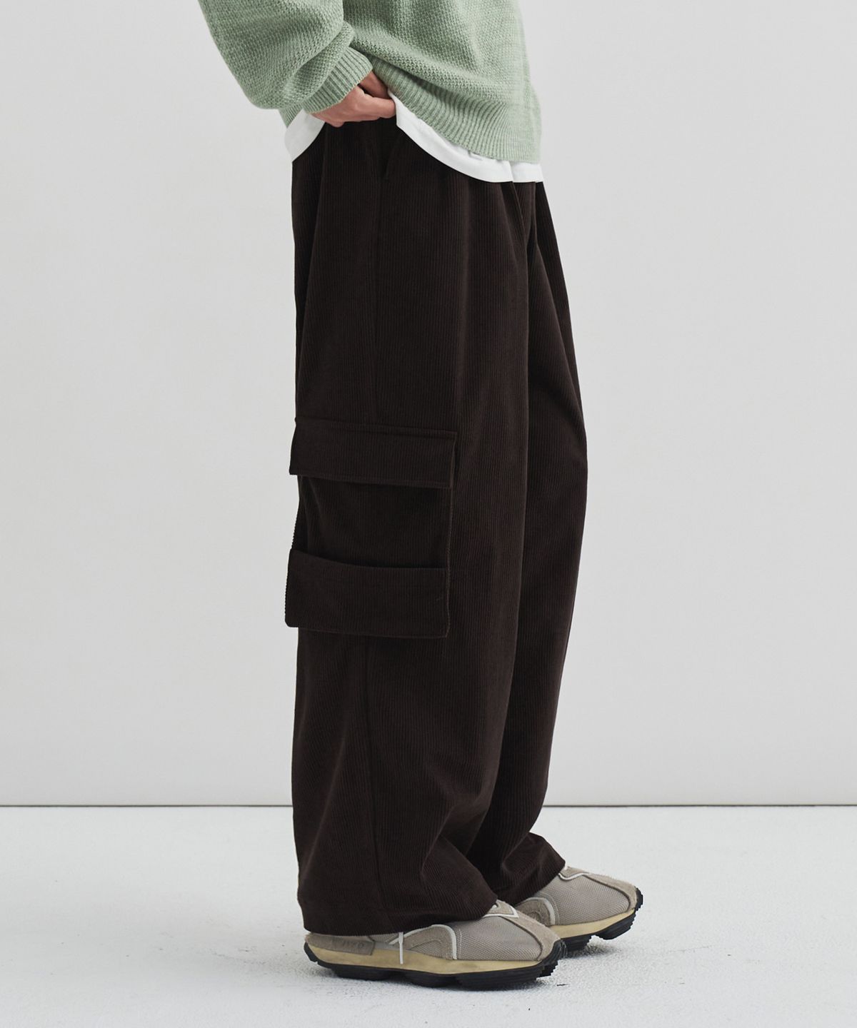 드로우핏(DRAW FIT) 레이어 카고 포켓 코듀로이 팬츠 [BROWN]