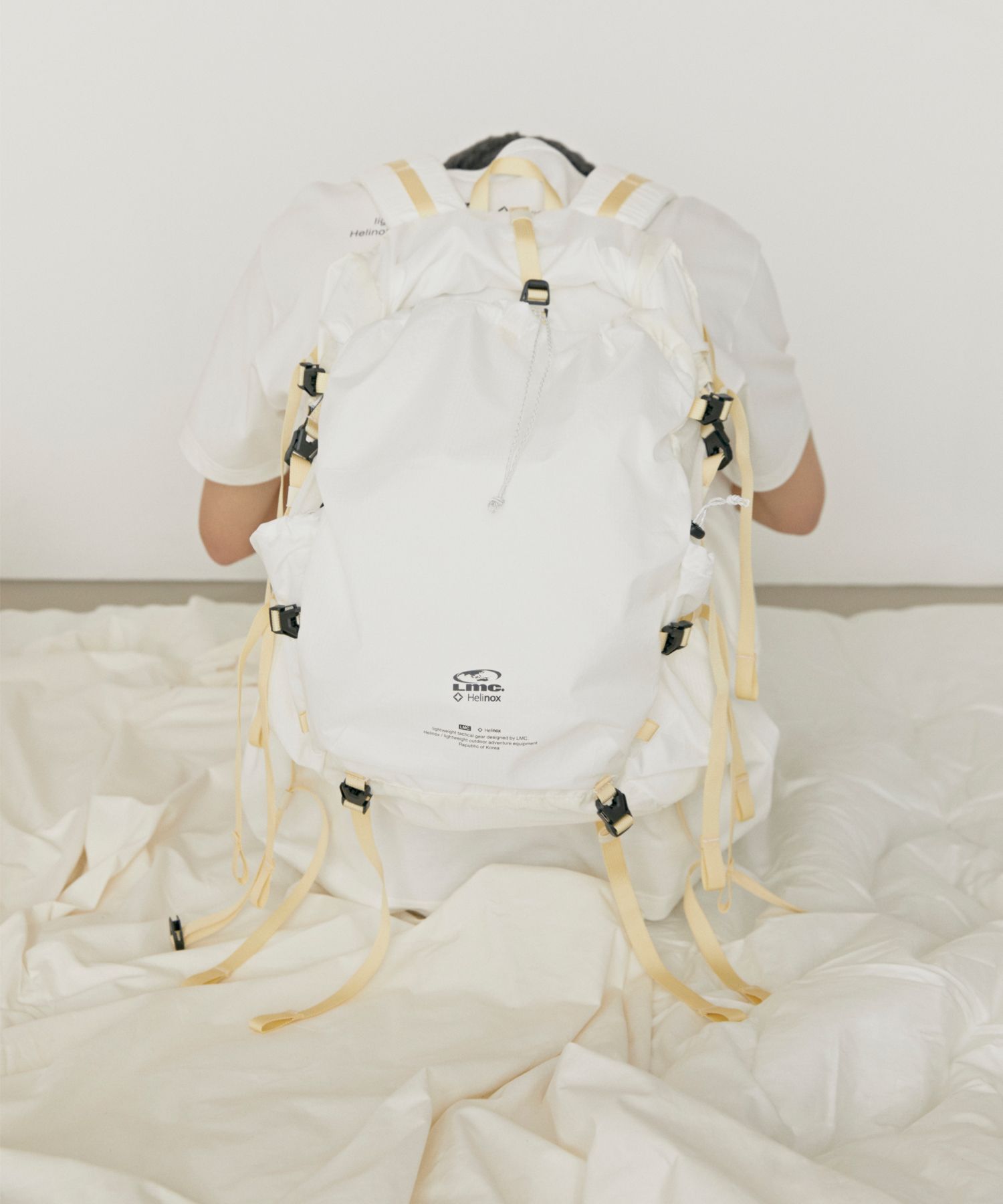 MUSINSA公式 | LMC LMC x HELINOX LIGHT ROLL TOP BACKPACK white