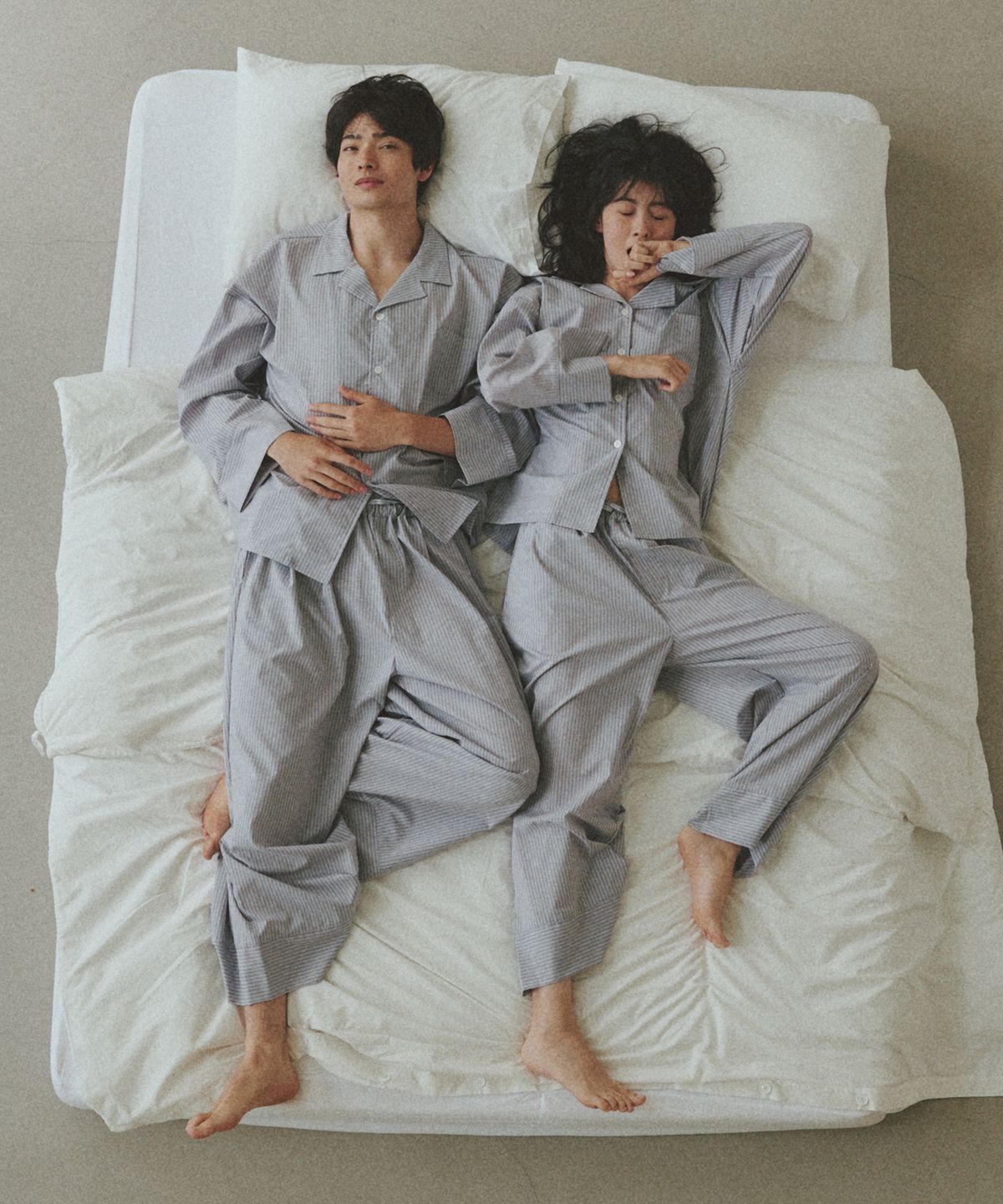오끼뜨(OGGITT) (uni)도미토리 싱글 펜슬 스트라이프 파자마 그레이
