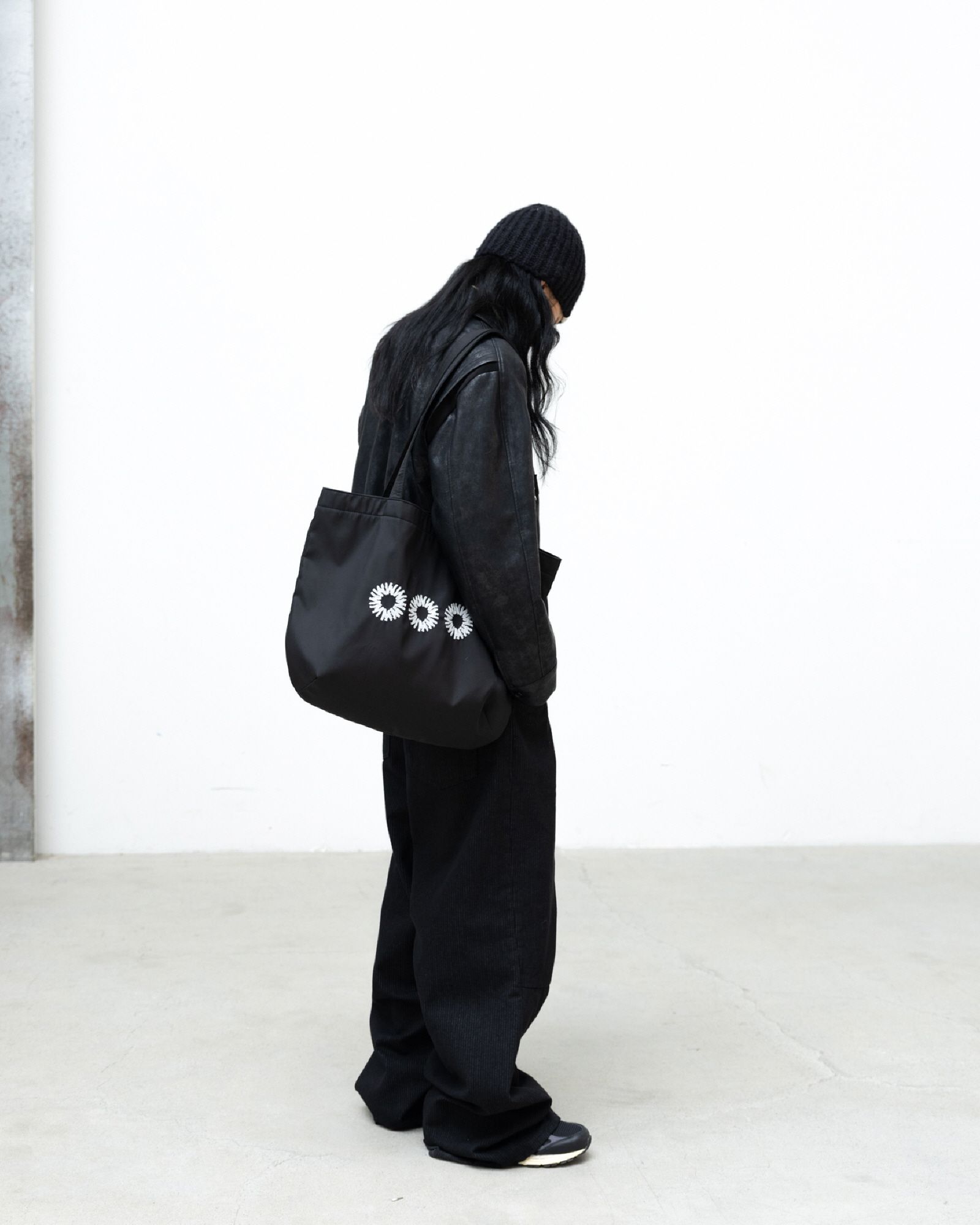 MUSINSA公式 | 999HUMANITY Easy tote bag (black)