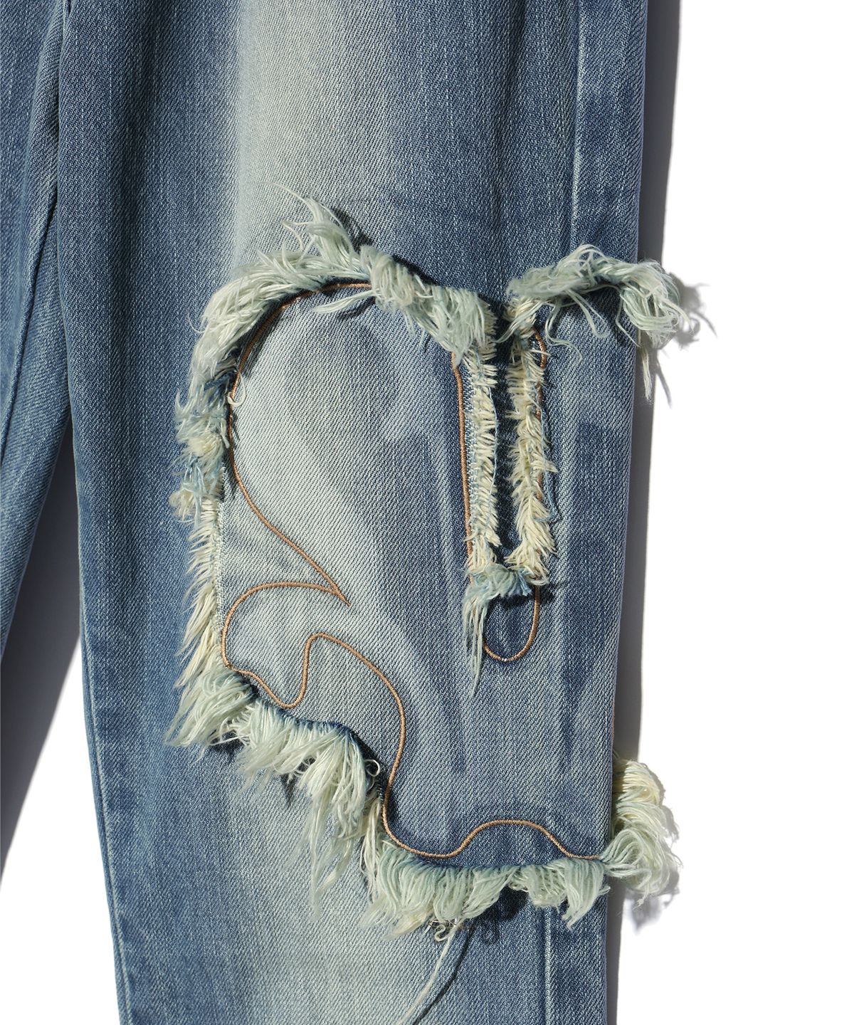 유희(YOUHEE) YOUHEE SYMBOL PATCH BOOTSCUT PANTS SKY BLUE