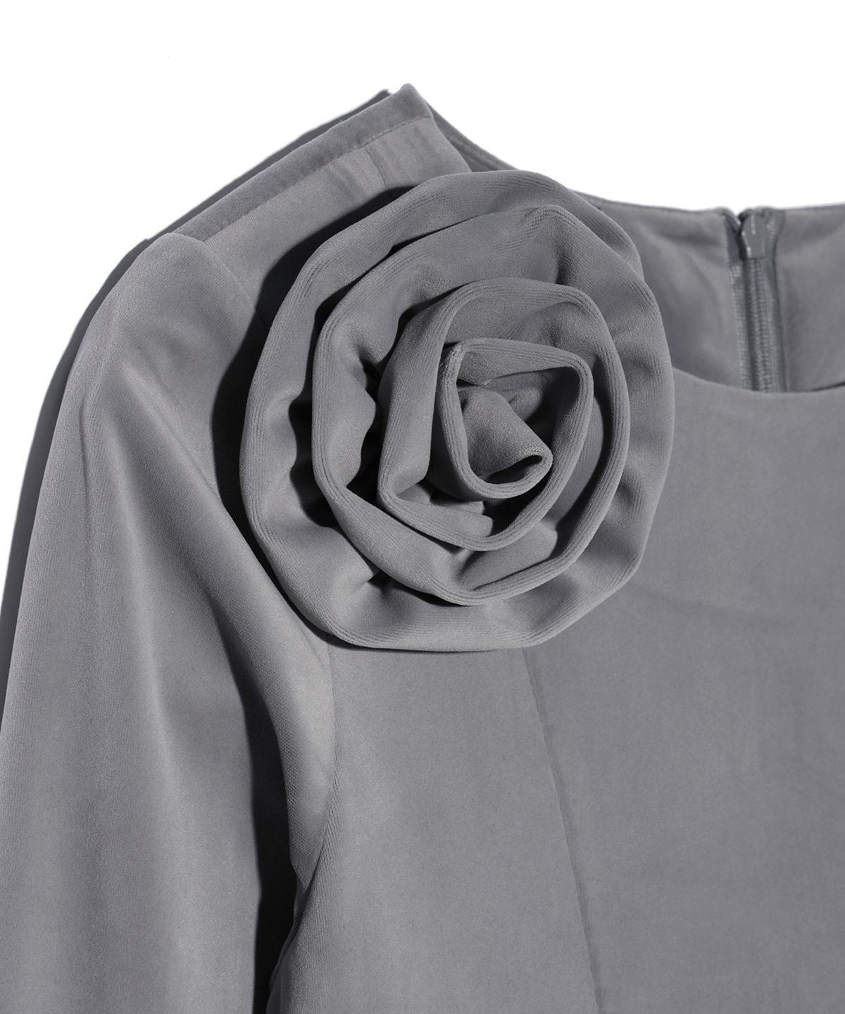 유희(YOUHEE) FLOWER CORSAGE MINI DRESS CHARCOAL