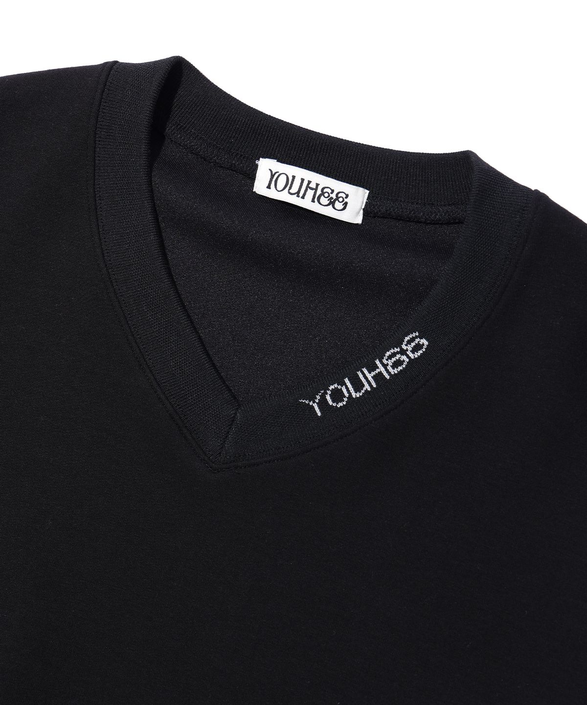 유희(YOUHEE) V-NECK LOGO SWEATSHIRTS BLACK