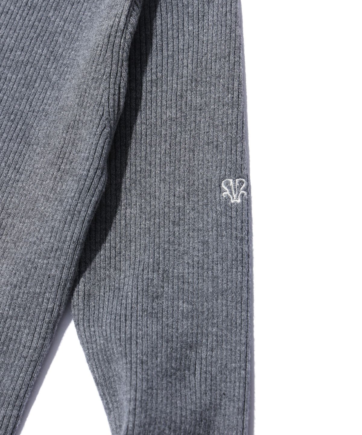 유희(YOUHEE) BASIC LOGO KNIT MELANGE GREY
