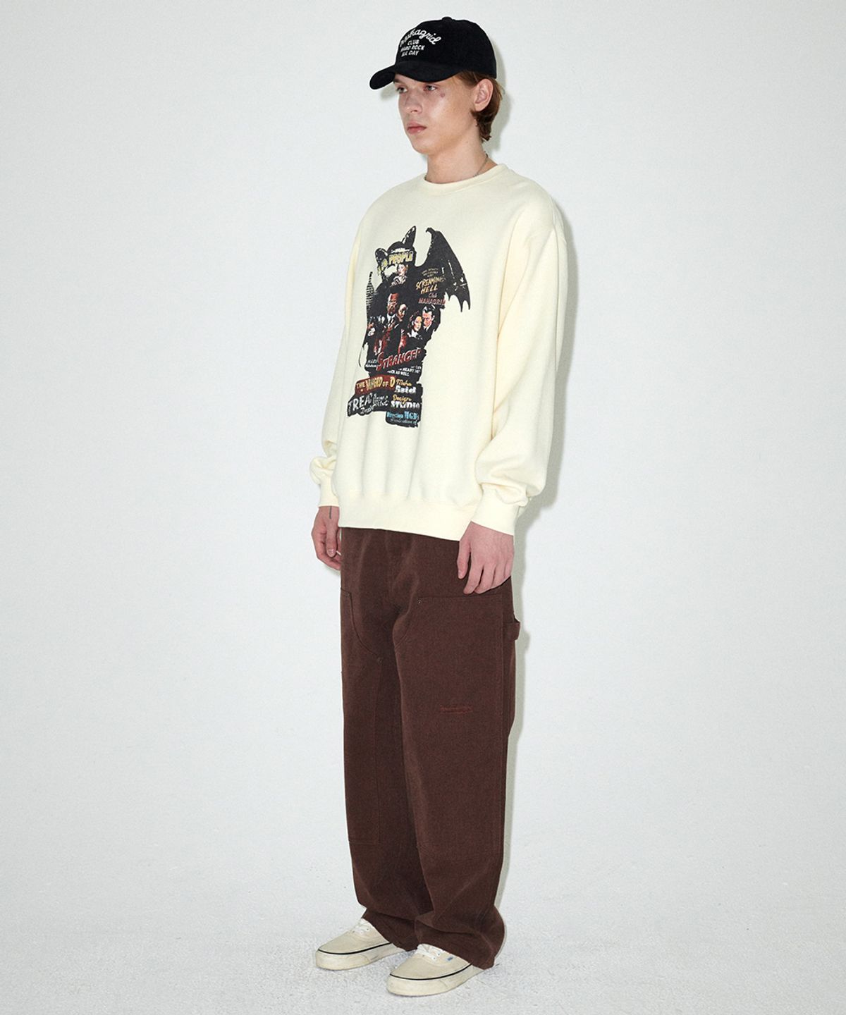 마하그리드(MAHAGRID) BAT POSTER COLLAGE SWEATSHIRT CREAM(MG2EFMM459A)