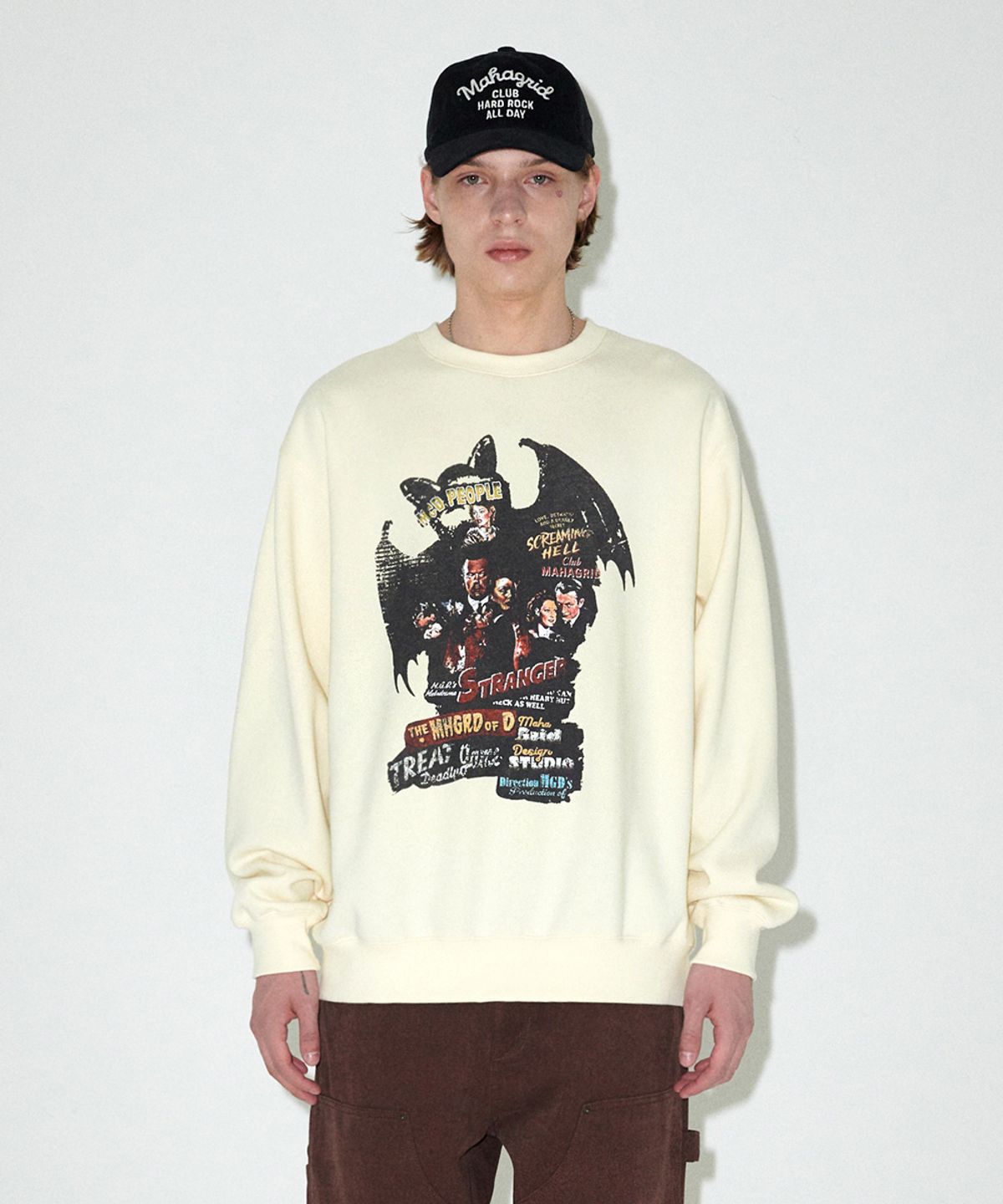 마하그리드(MAHAGRID) BAT POSTER COLLAGE SWEATSHIRT CREAM(MG2EFMM459A)