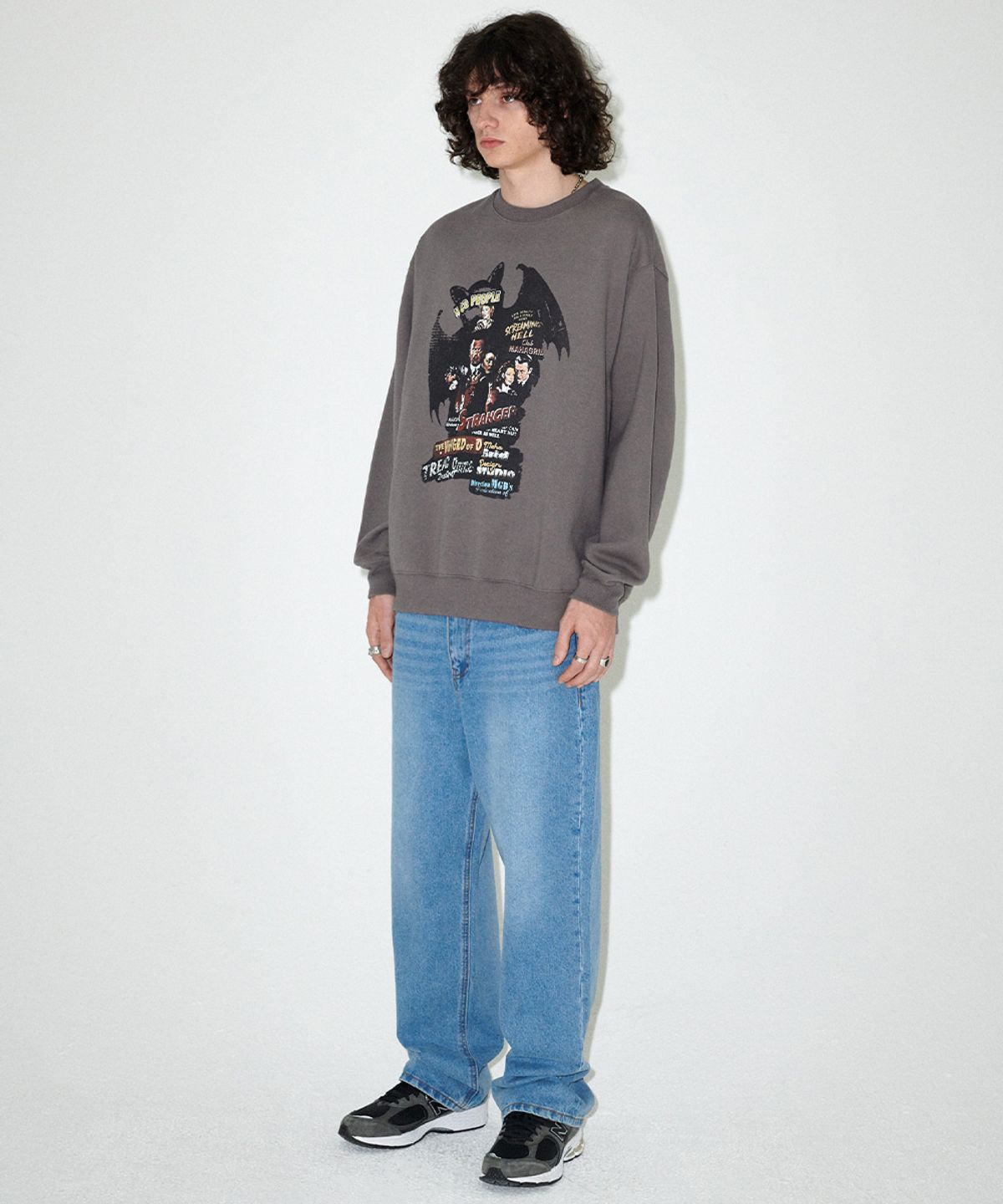 마하그리드(MAHAGRID) BAT POSTER COLLAGE SWEATSHIRT GREY(MG2EFMM459A)