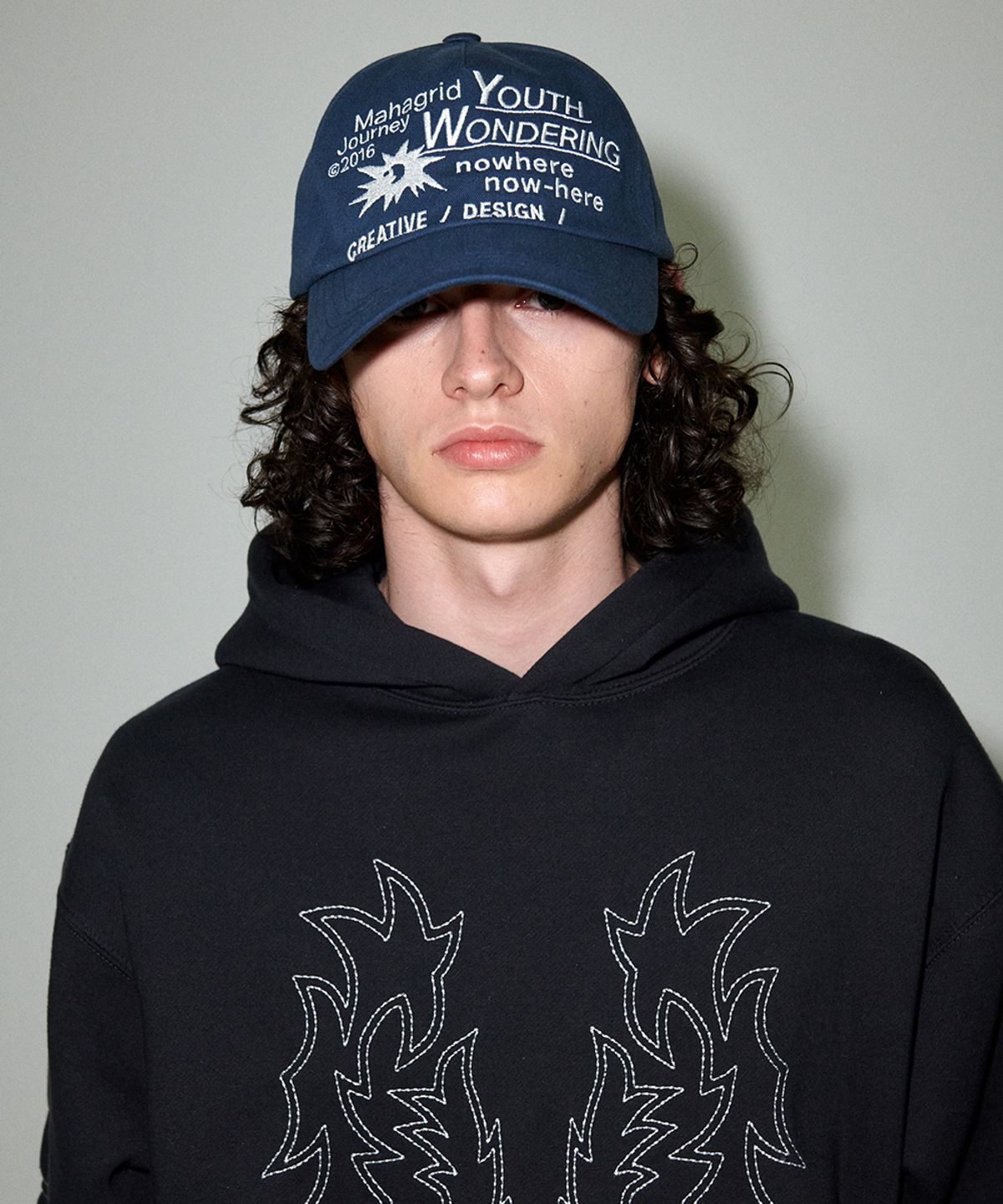 마하그리드(MAHAGRID) GOTHIC TYPO CAP NAVY(MG2EFMAB27A)