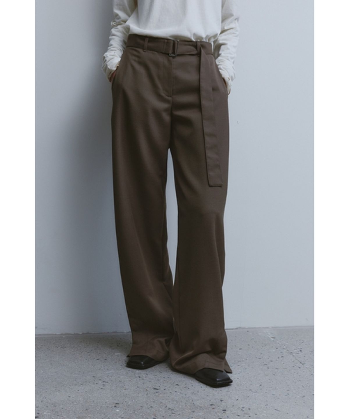 유스(YOUTH) Button Detail Structured Pants-Brown