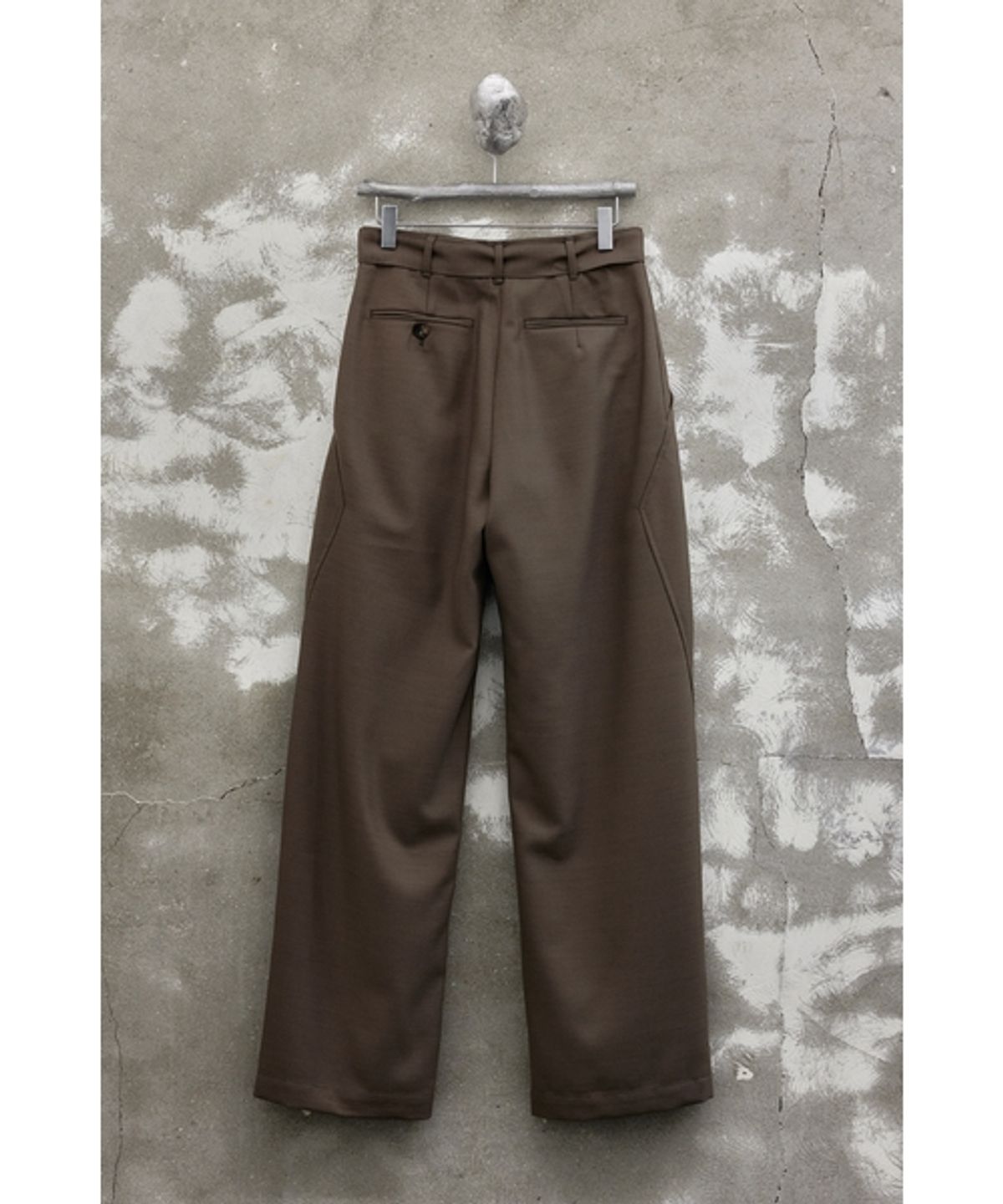 유스(YOUTH) Button Detail Structured Pants-Brown