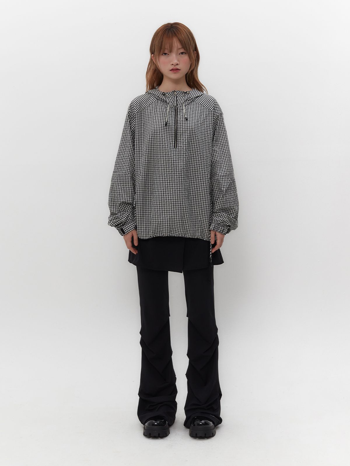 뚜오미오(TUOMIO) CHECK LIGHT ANORAK [BLACK]
