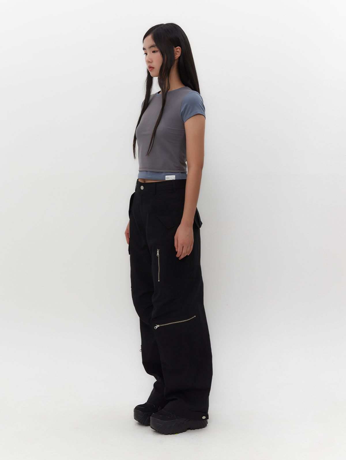 뚜오미오(TUOMIO) MESH LAYERED GRAPHIC T-SHIRT [DUSTY BLUE]
