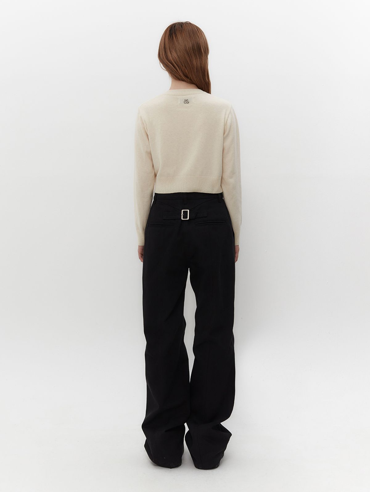 뚜오미오(TUOMIO) TUCKED DENIM PANTS [BLACK]