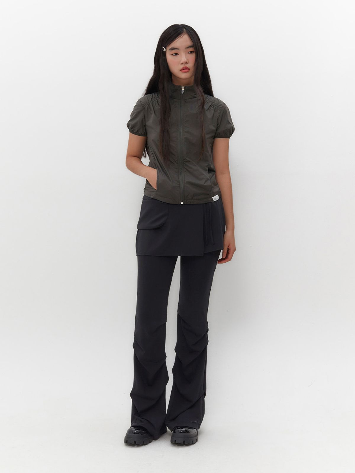 뚜오미오(TUOMIO) STRAPPY SKIRT PANTS [BLACK]