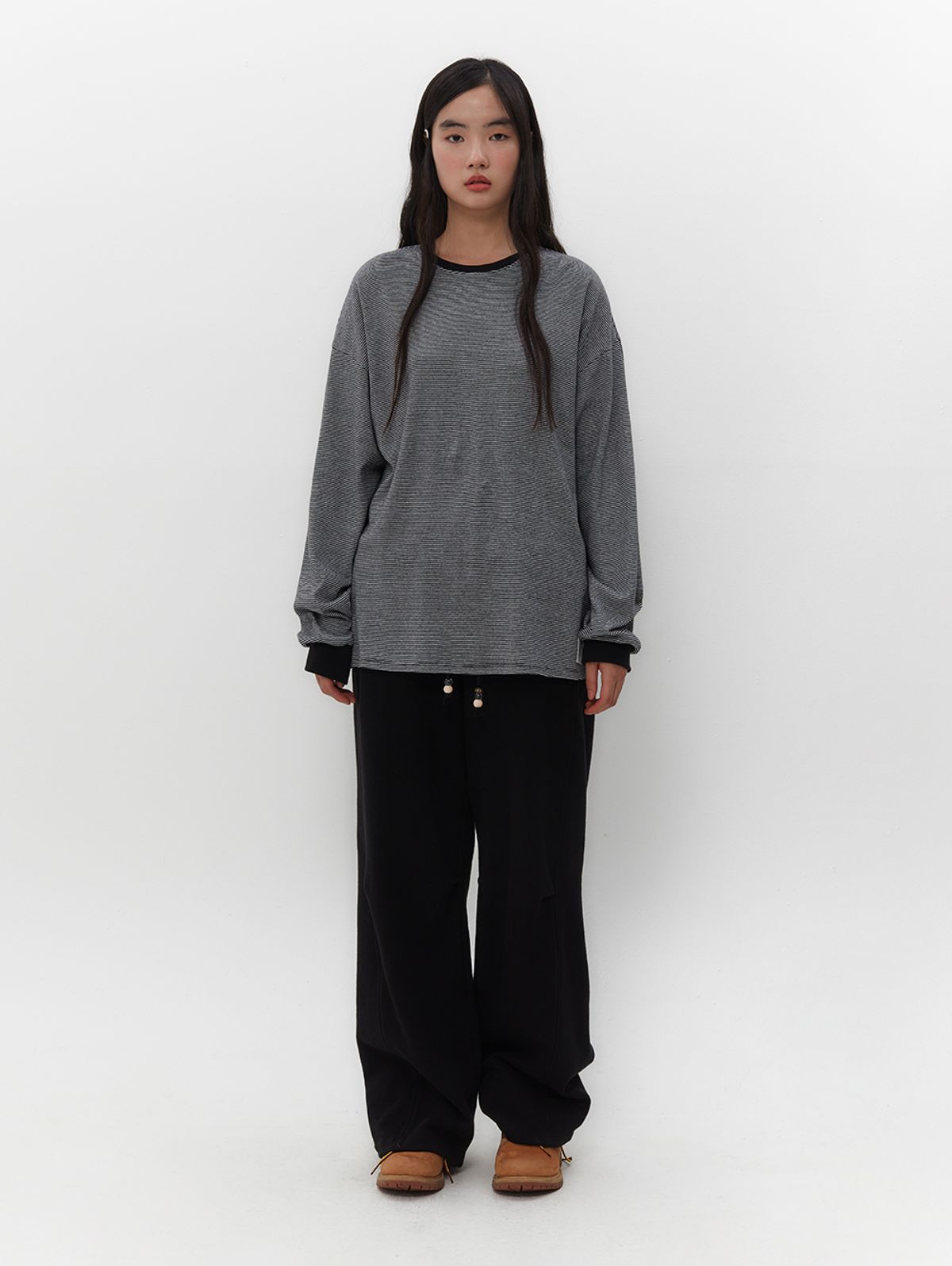 뚜오미오(TUOMIO) OVERSIZED STRIPE LONG SLEEVES [BLACK]