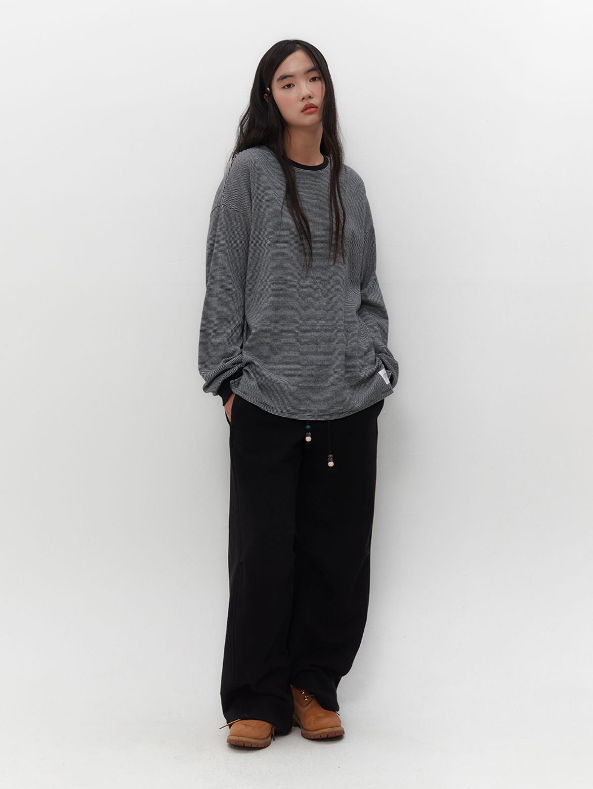 뚜오미오(TUOMIO) OVERSIZED STRIPE LONG SLEEVES [BLACK]