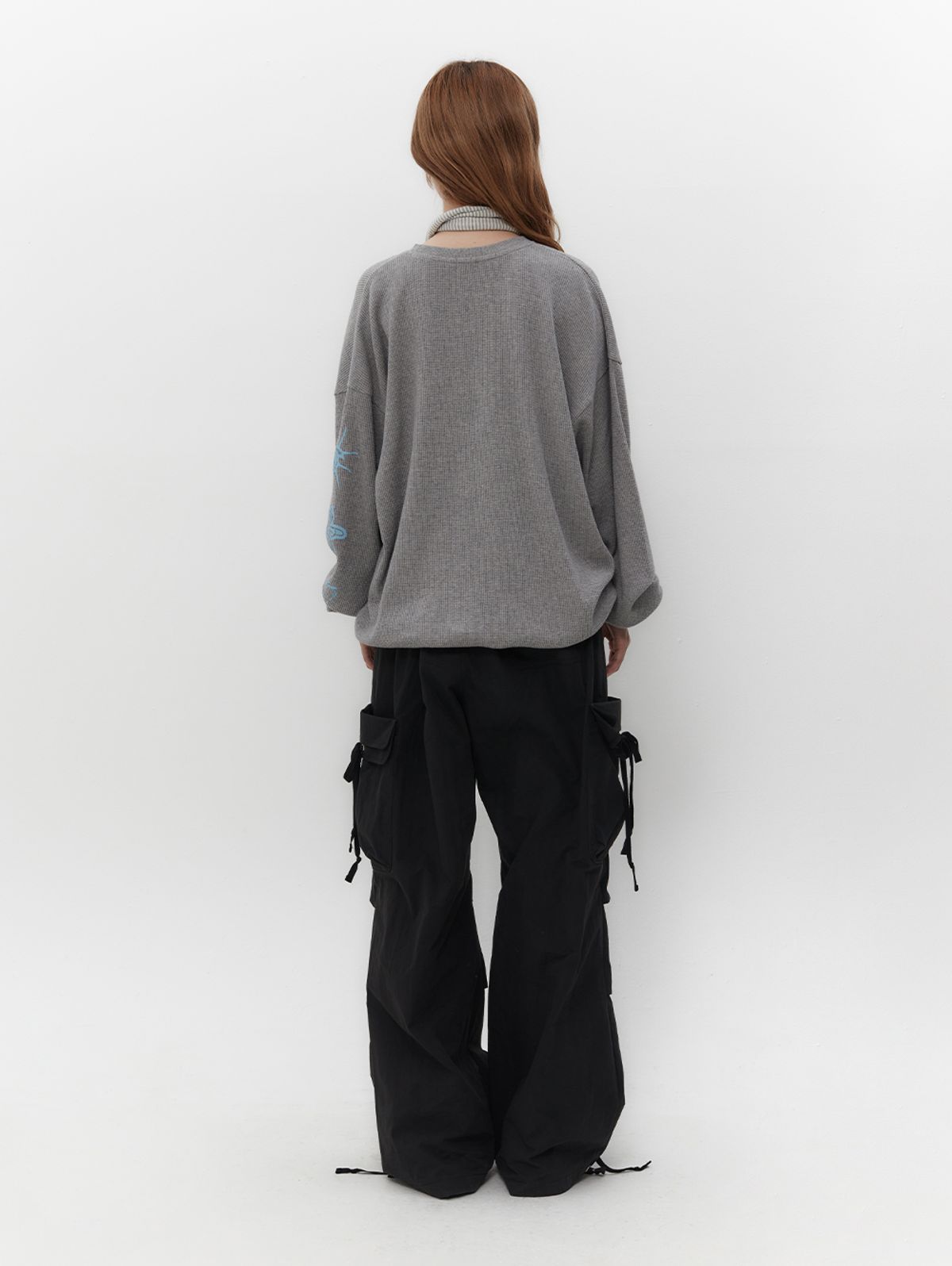 뚜오미오(TUOMIO) GRAPHIC WAFFLE LONG SLEEVES [GREY]