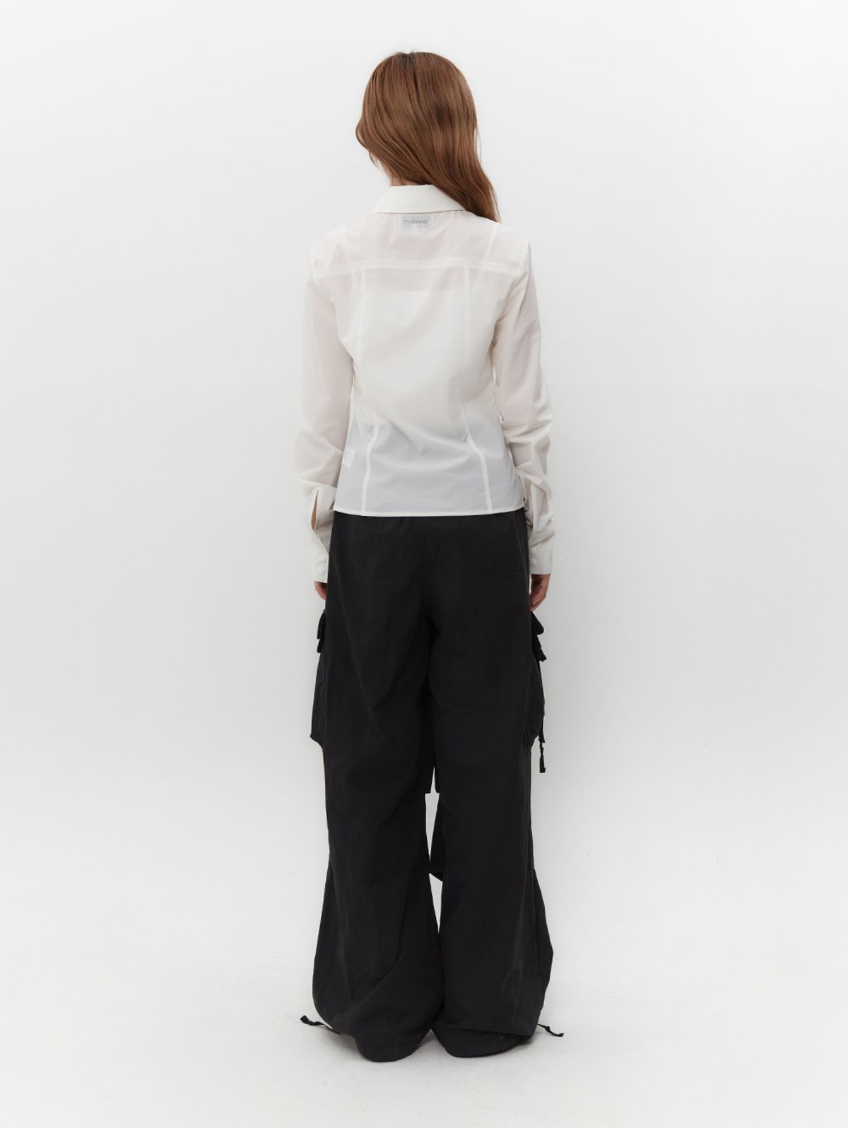 뚜오미오(TUOMIO) SHIRRED SLIM FIT SHIRT [WHITE]